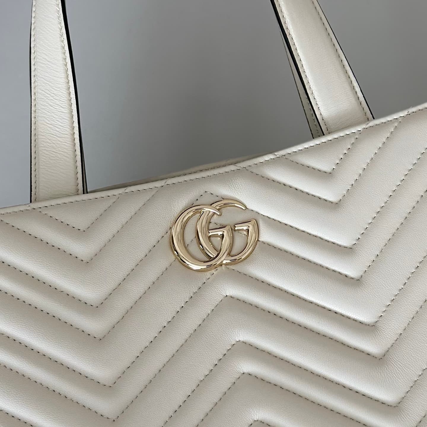 Gucci Betty medium tote bag 847387 white leather High
