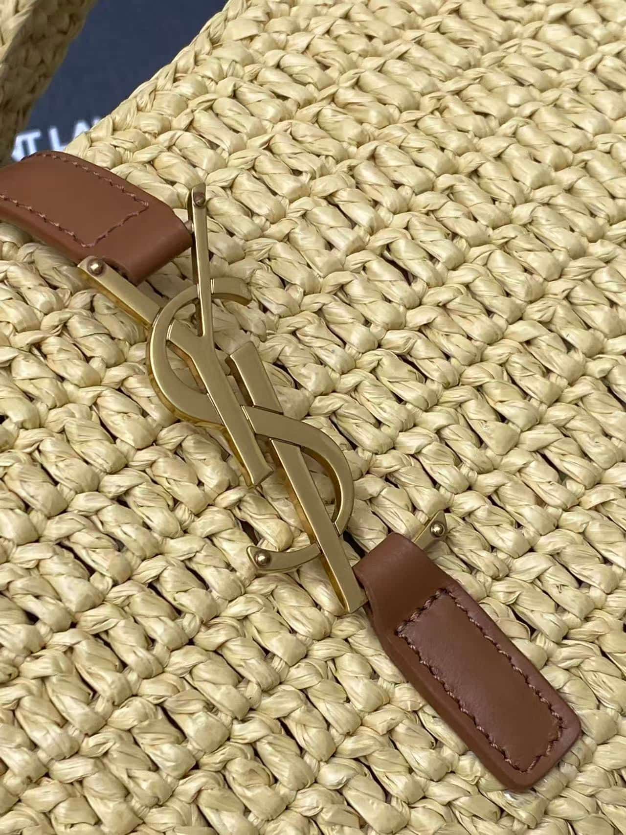 Saint Laurent Le 5 à 7 shoulder bag in natural raffia