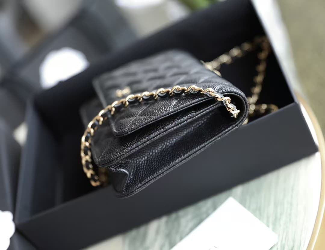 Classic Wallet on Chain AP0250 Grained Calfskin Black Gold Metal TOP