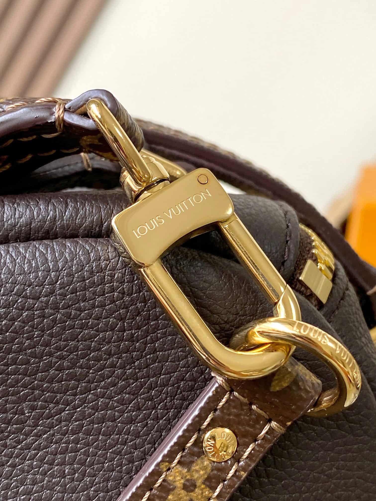 Louis Vuitton Express MM Calfskin leather M26397 Mahogany/Acajou TOP