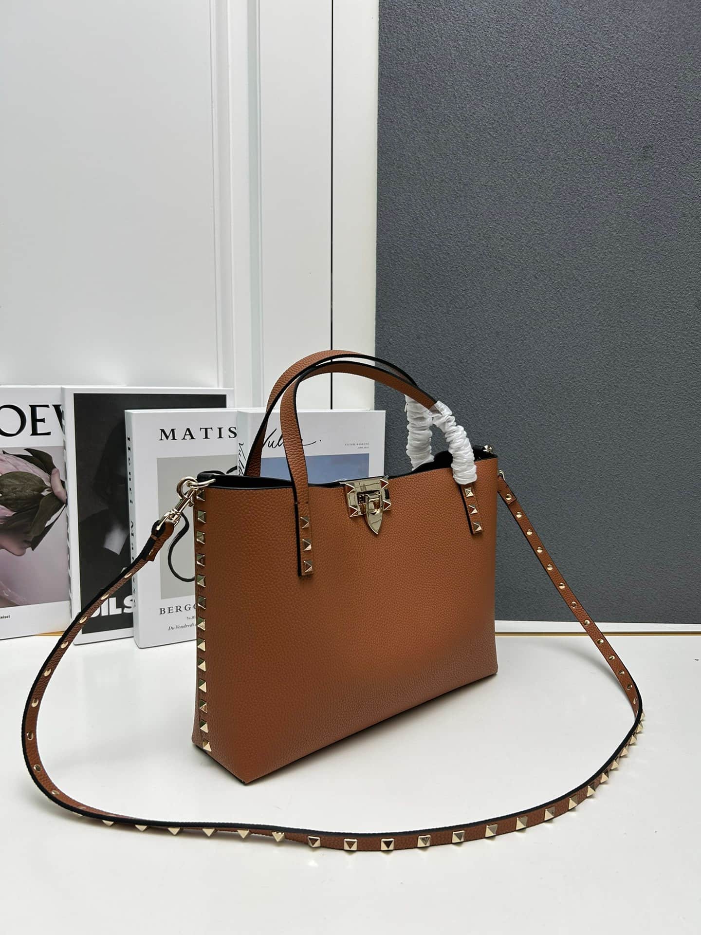 Valentino Garavani Rockstud Tote Bag in Caramel Mid