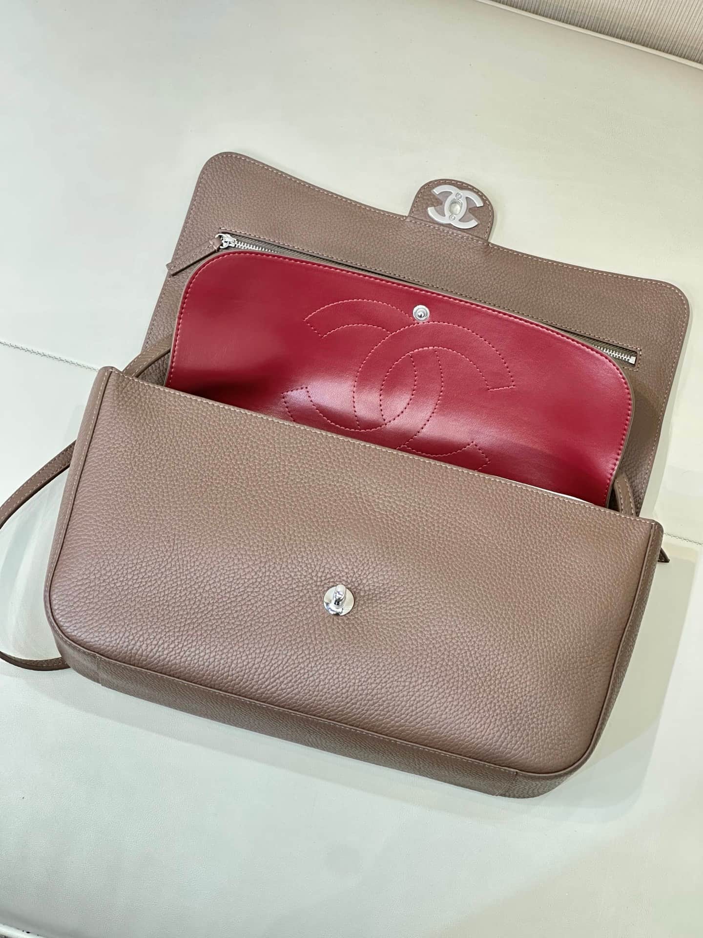 Chanel Maxi Flapbag Grained Calfskin & Silver Metal Light Brown AS6231 TOP