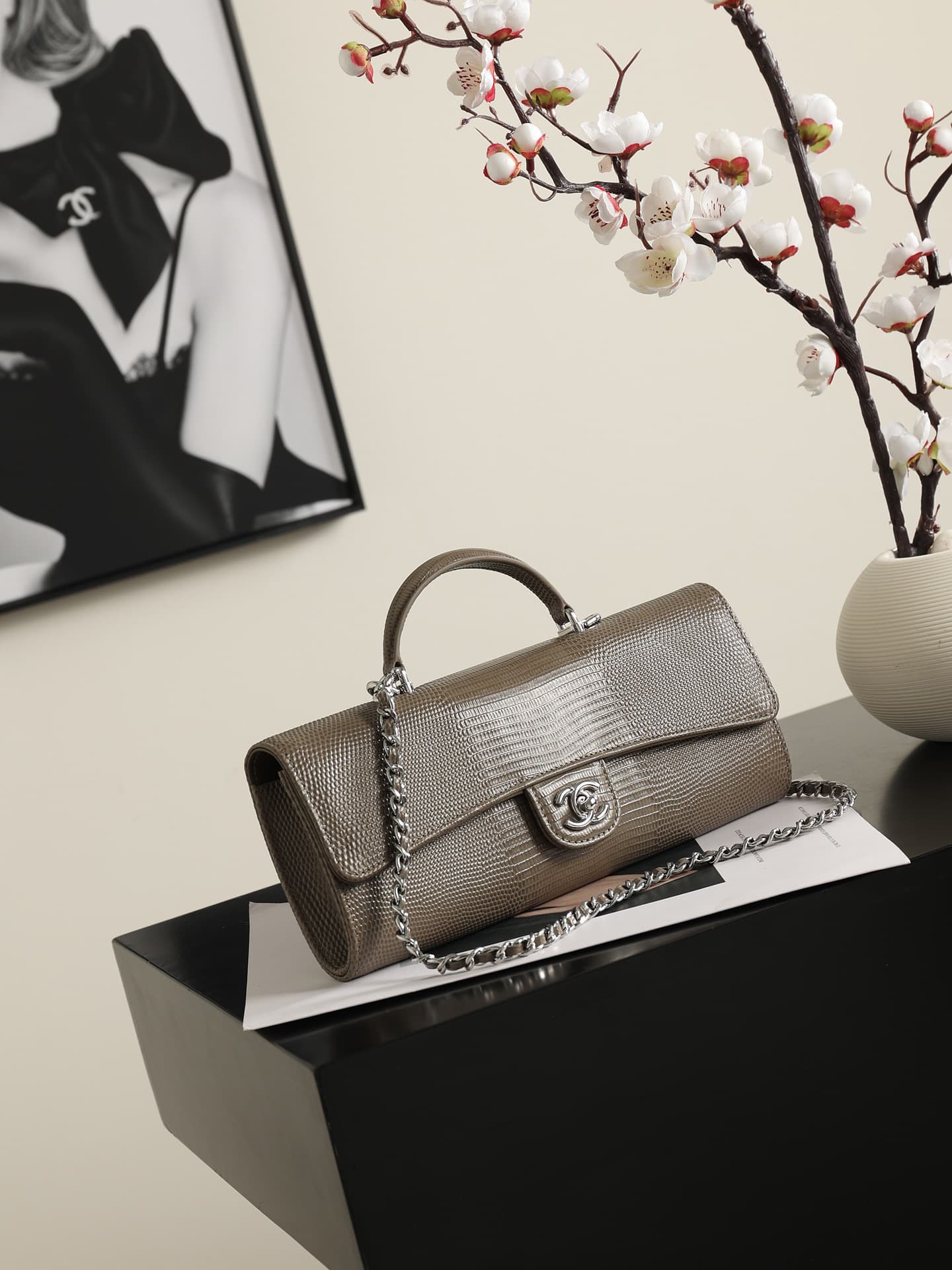 Chanel Clutch with chain Lizard Embossed Calfskin & Silver-Tone Metal Khaki AP5280 A