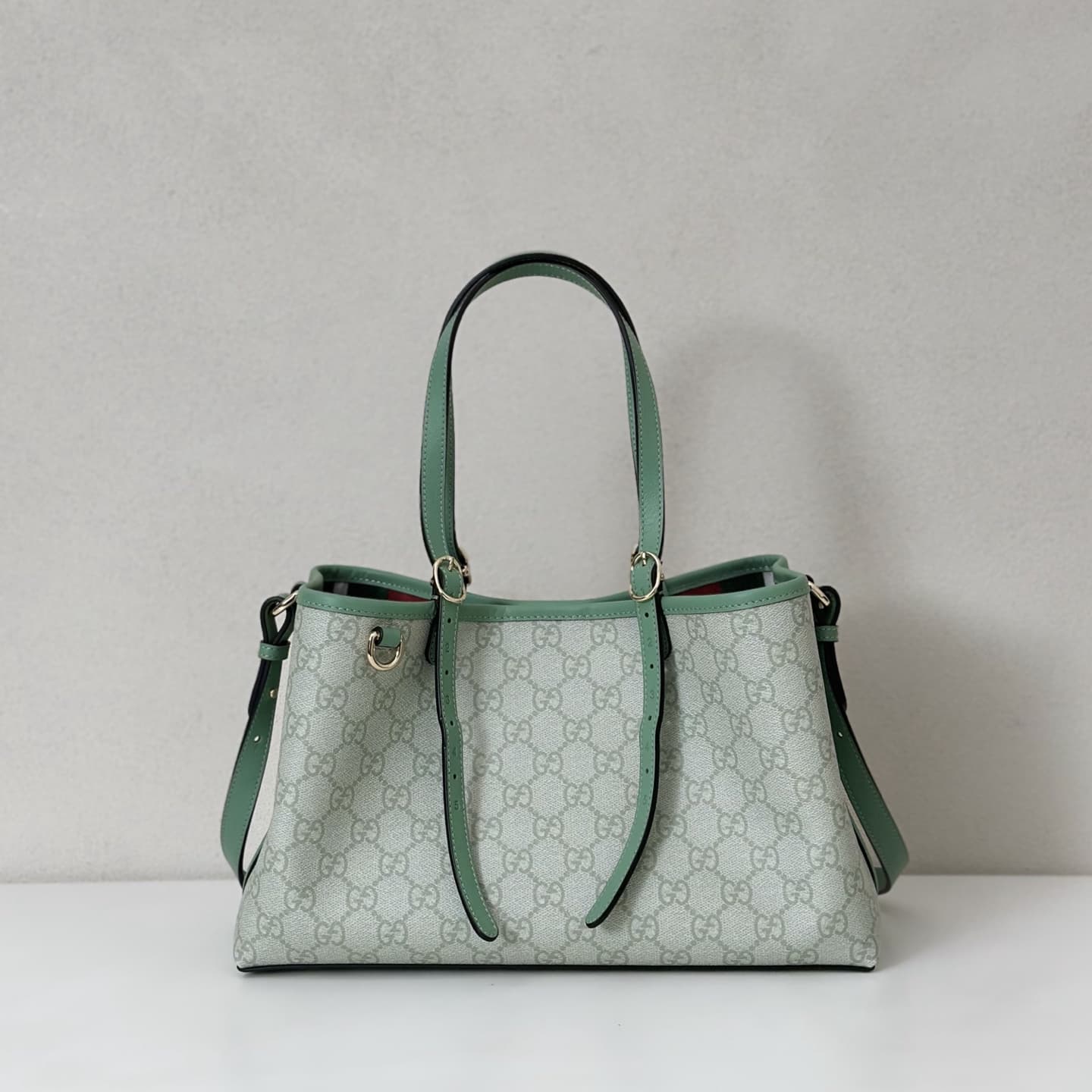 Gucci GG Emblem medium tote bag 815214 High