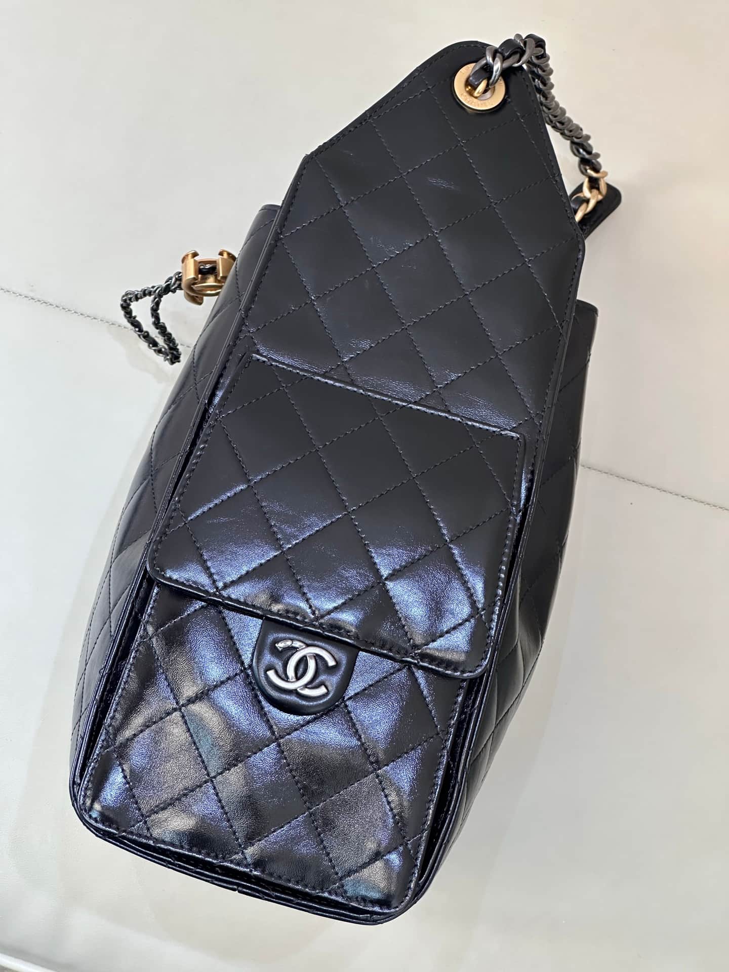Chanel 25 Medium Hobo handbag AS5311 Shiny Calfskin  &Gold with Silver-tone Metal Black TOP