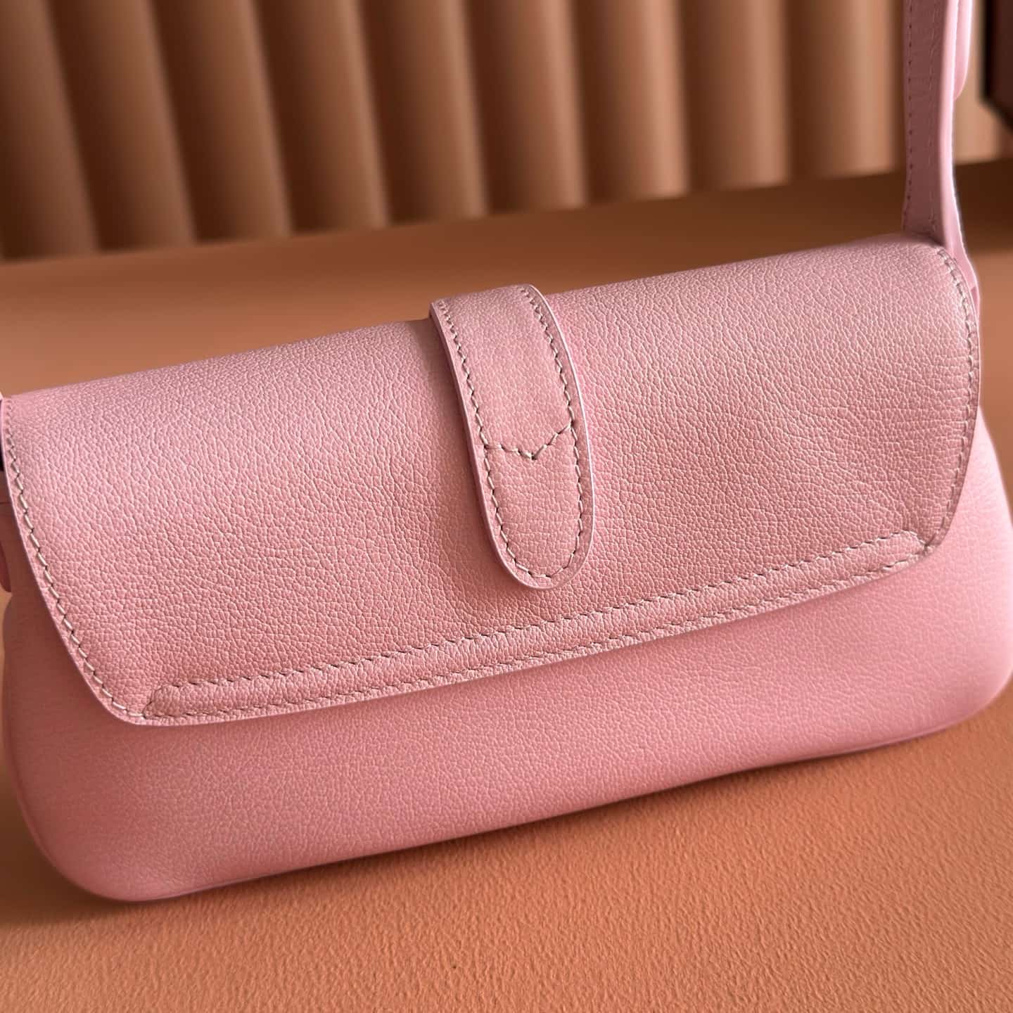 Gucci Jackie small shoulder bag Light pink soft grainy leather 867156 High