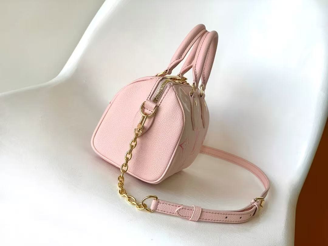 Louis Vuitton SPEEDY BANDOULIÈRE 20 Embossed grained cowhide leather M46518 High