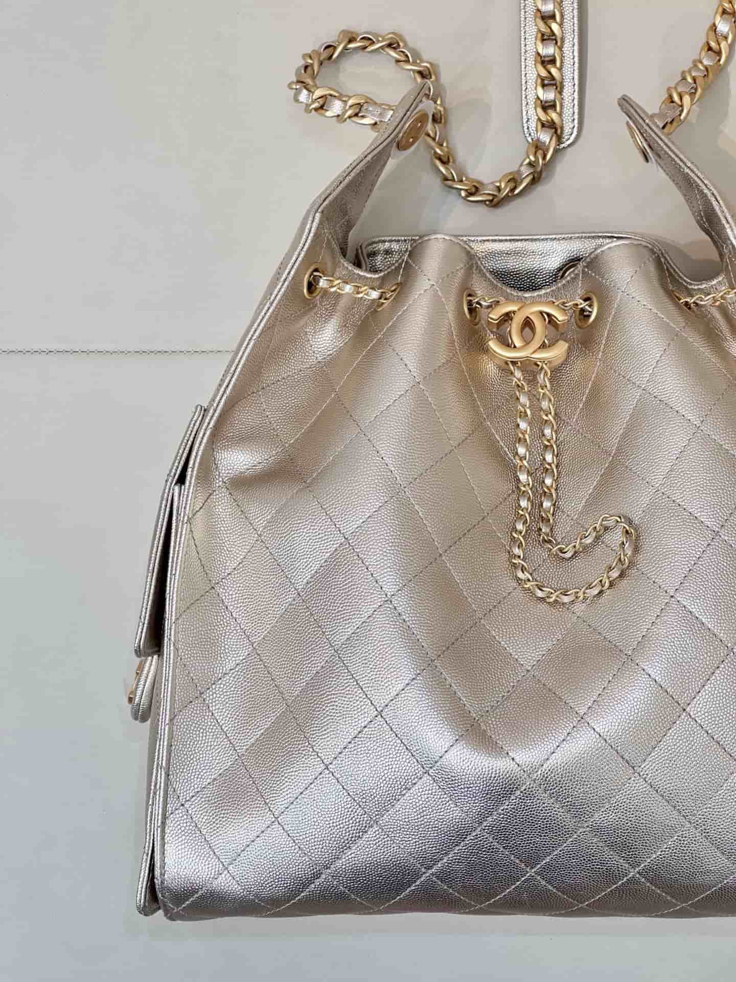 Chanel 25 Medium Hobo handbag AS5311 Grained Calfskin & Gold-tone Metal champagne TOP