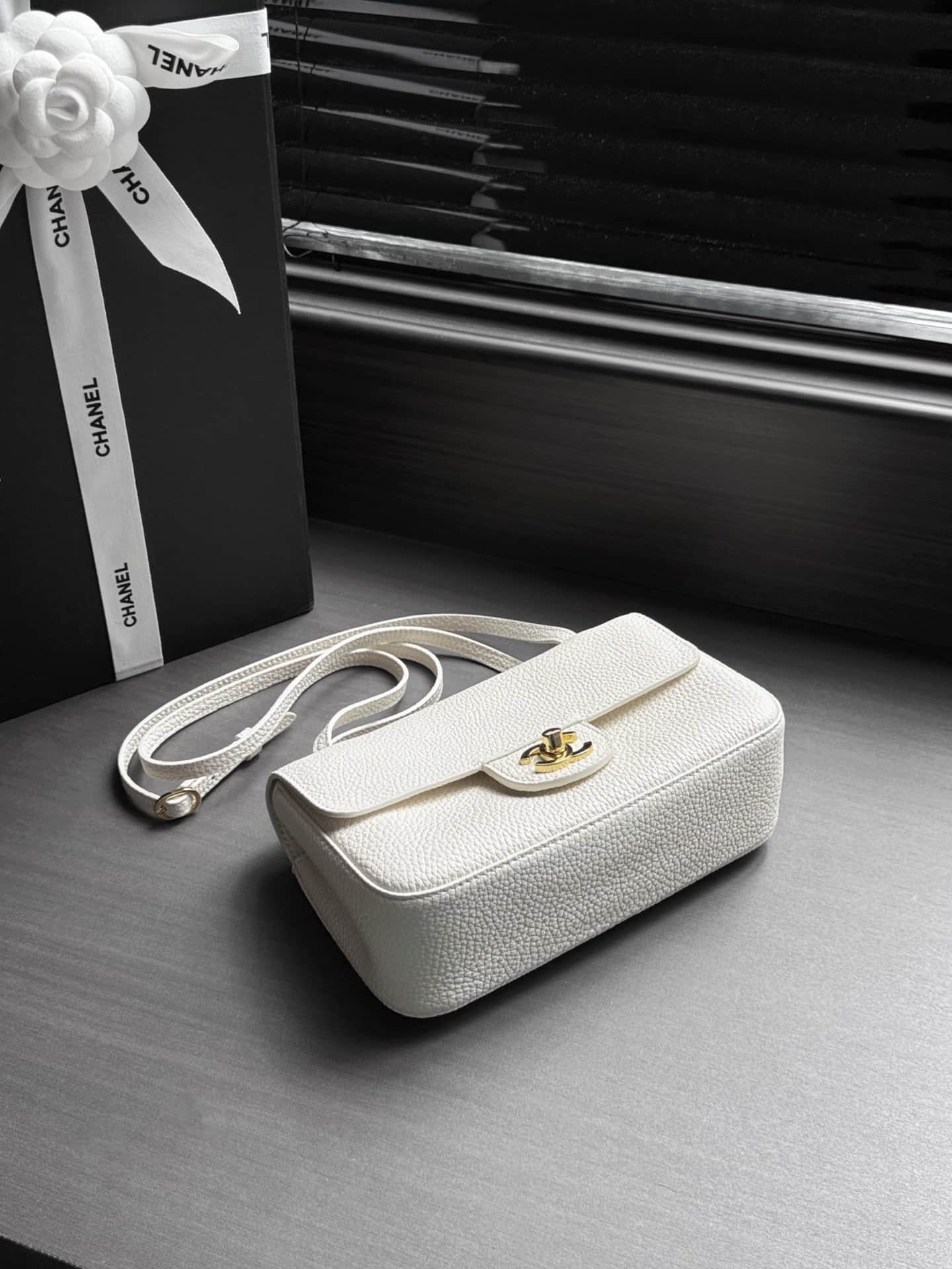 CHANEL Mini flap bag Grained Calfskin&Gold-tone metal White AS6573 A