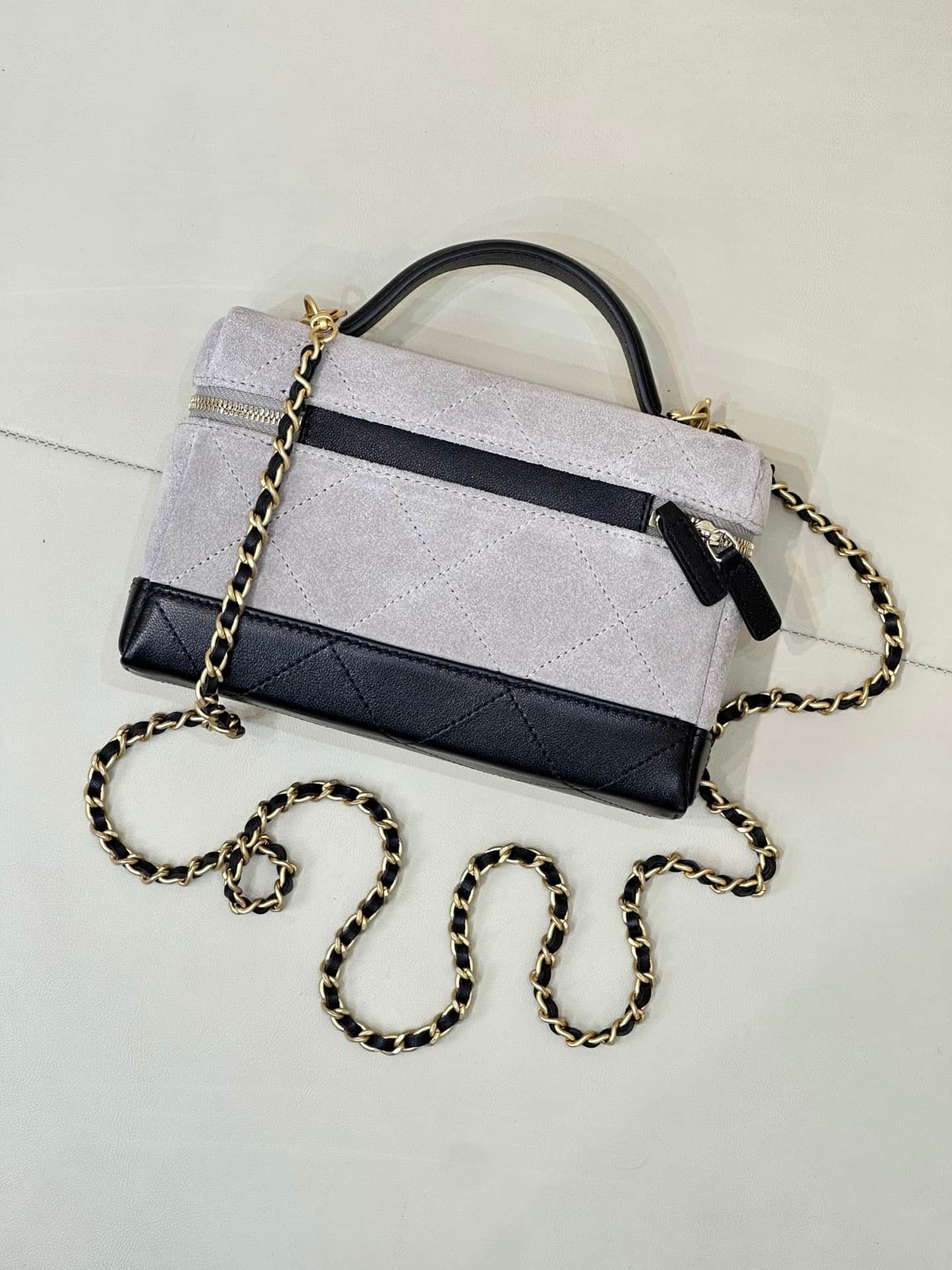 Chanel Vanity With Chain Suede Calfskin Shiny Lambskin & Gold-Tone Metal Gray & Black AP5186 TOP