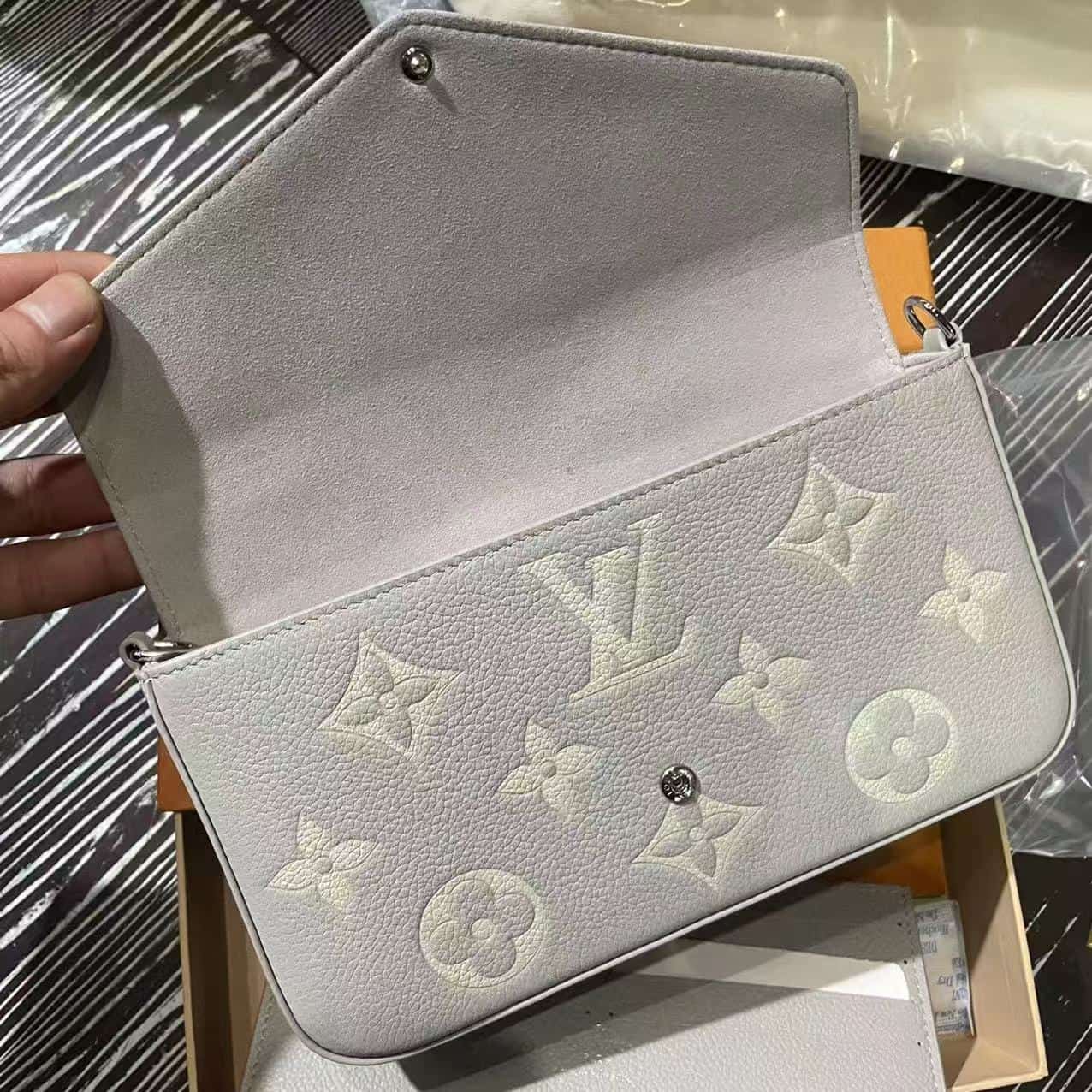 Louis Vuitton Félicie Pochette Monogram Empreinte M14227 Brume/Quartz High