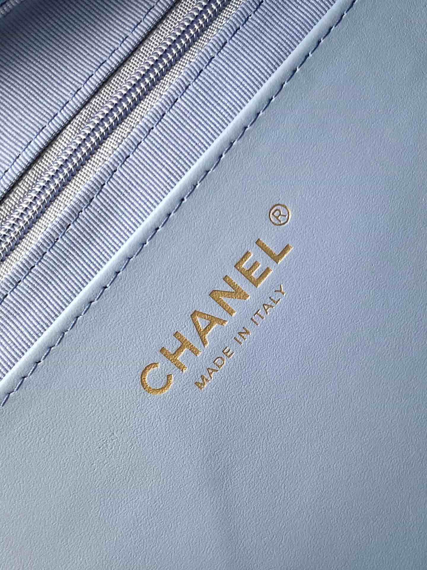 Chanel Trendy Pockets Hobo Bag Denim & Gold Metal Blue AS5302 A
