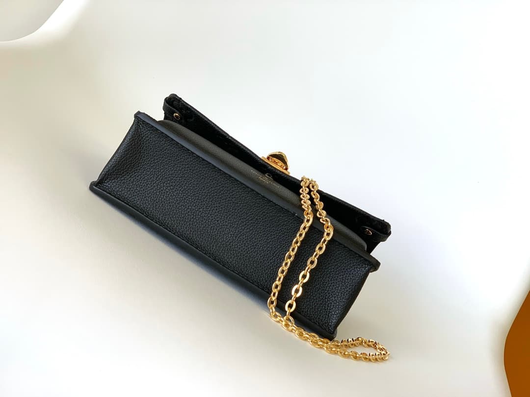 Louis Vuitton Vavin Chain Wallet Black Embossed cowhide leather M67839 High