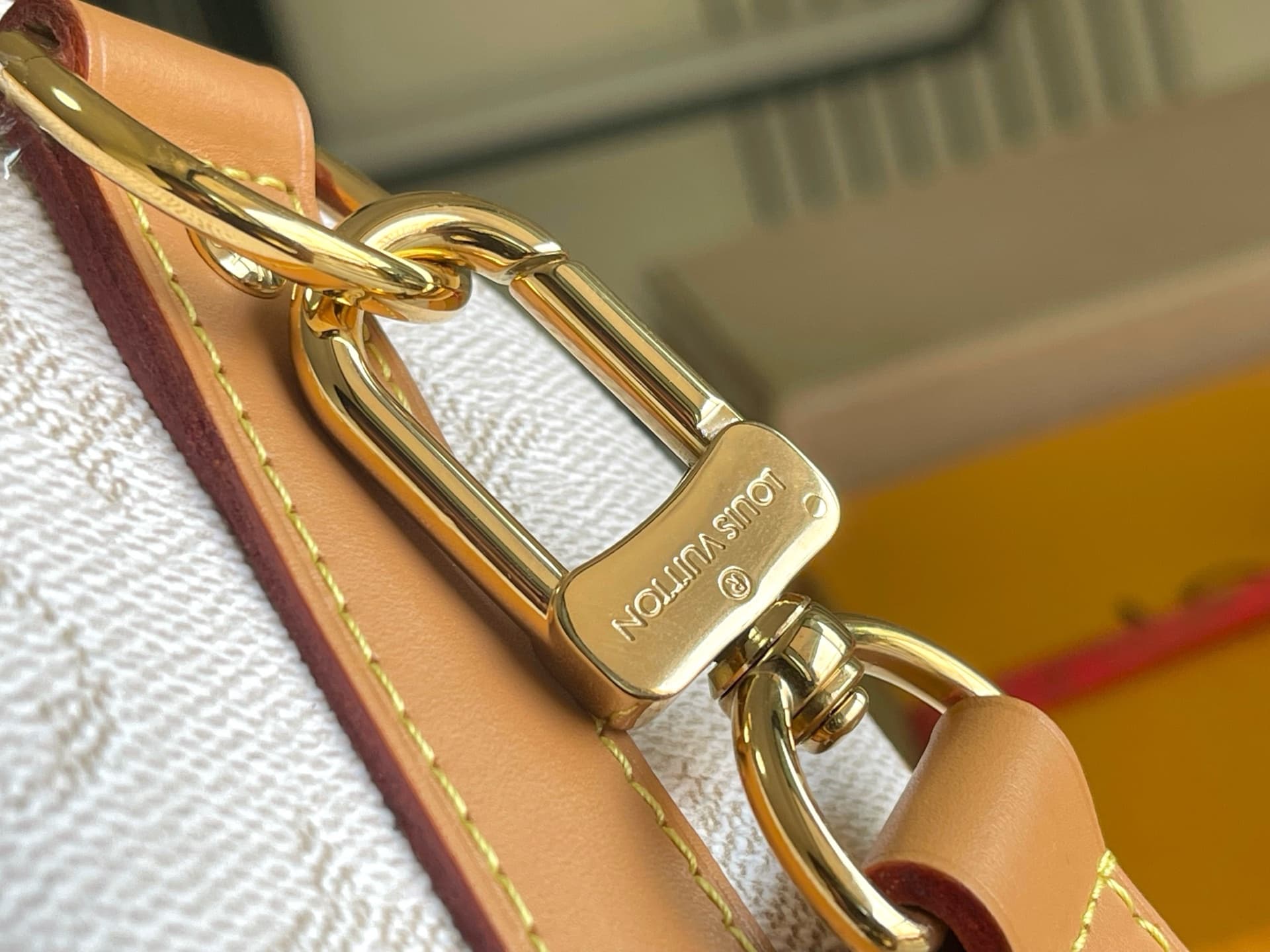 Louis Vuitton Keepall Bandoulière 25 Off-white M15076 TOP