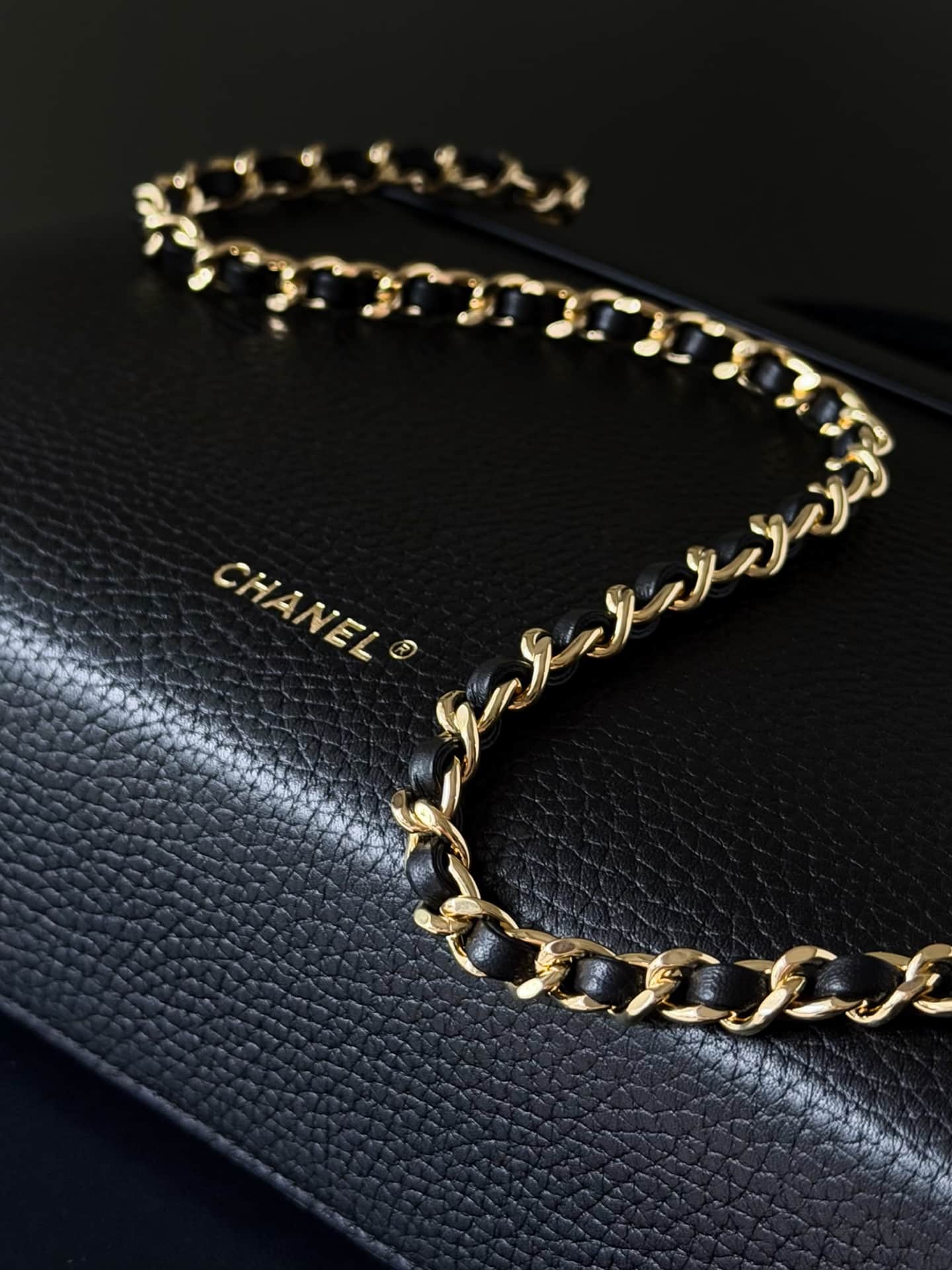 Chanel Large Vanity with chain Grained Calfskin & Gold-Tone Metal Black AS5348 A