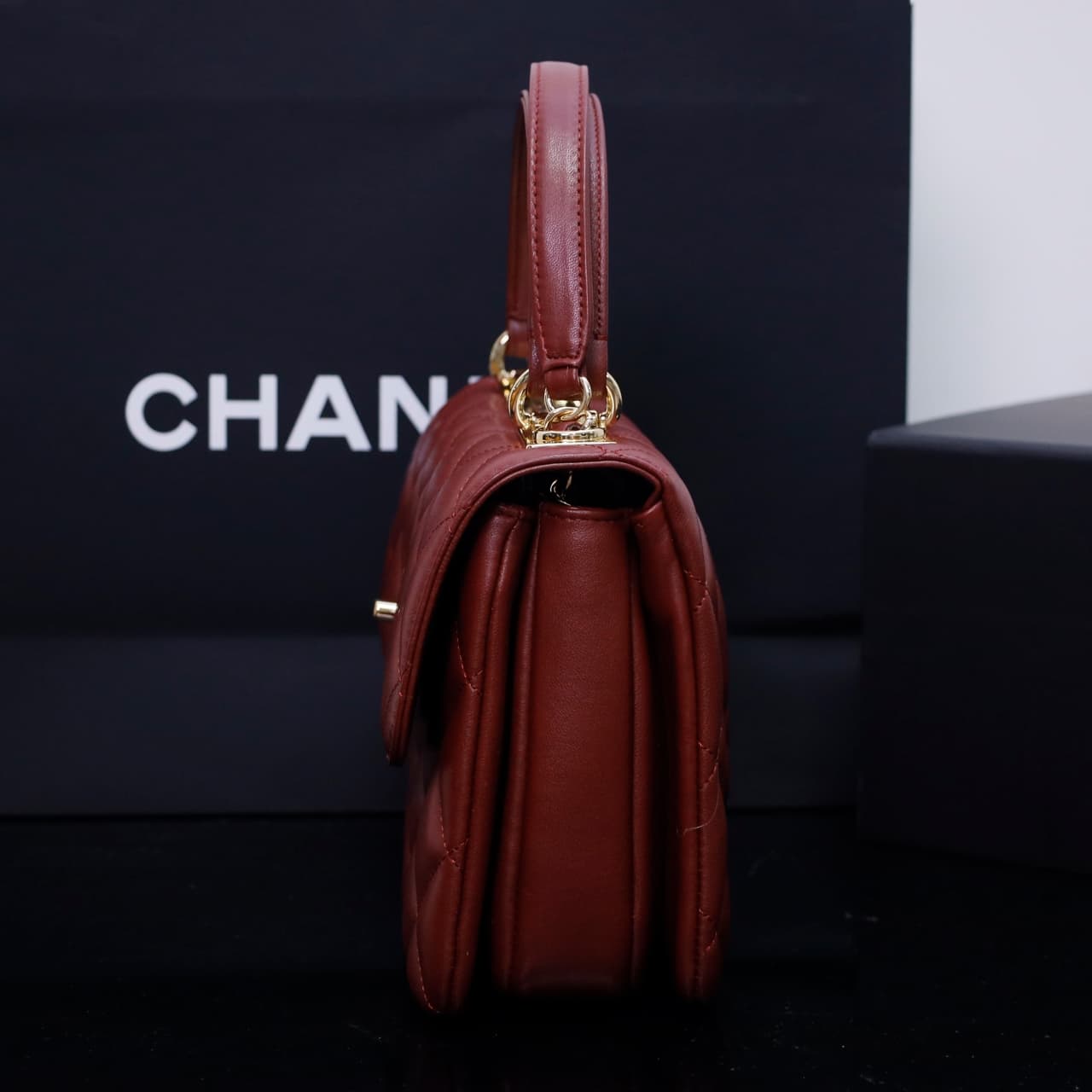 SMALL FLAP BAG WITH TOP HANDLE Lambskin Gold Metal Burgundy A