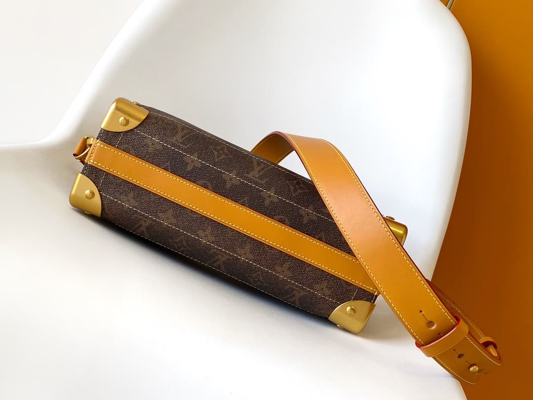 Louis Vuitton Monogram Soul Trunk East West M11536 High