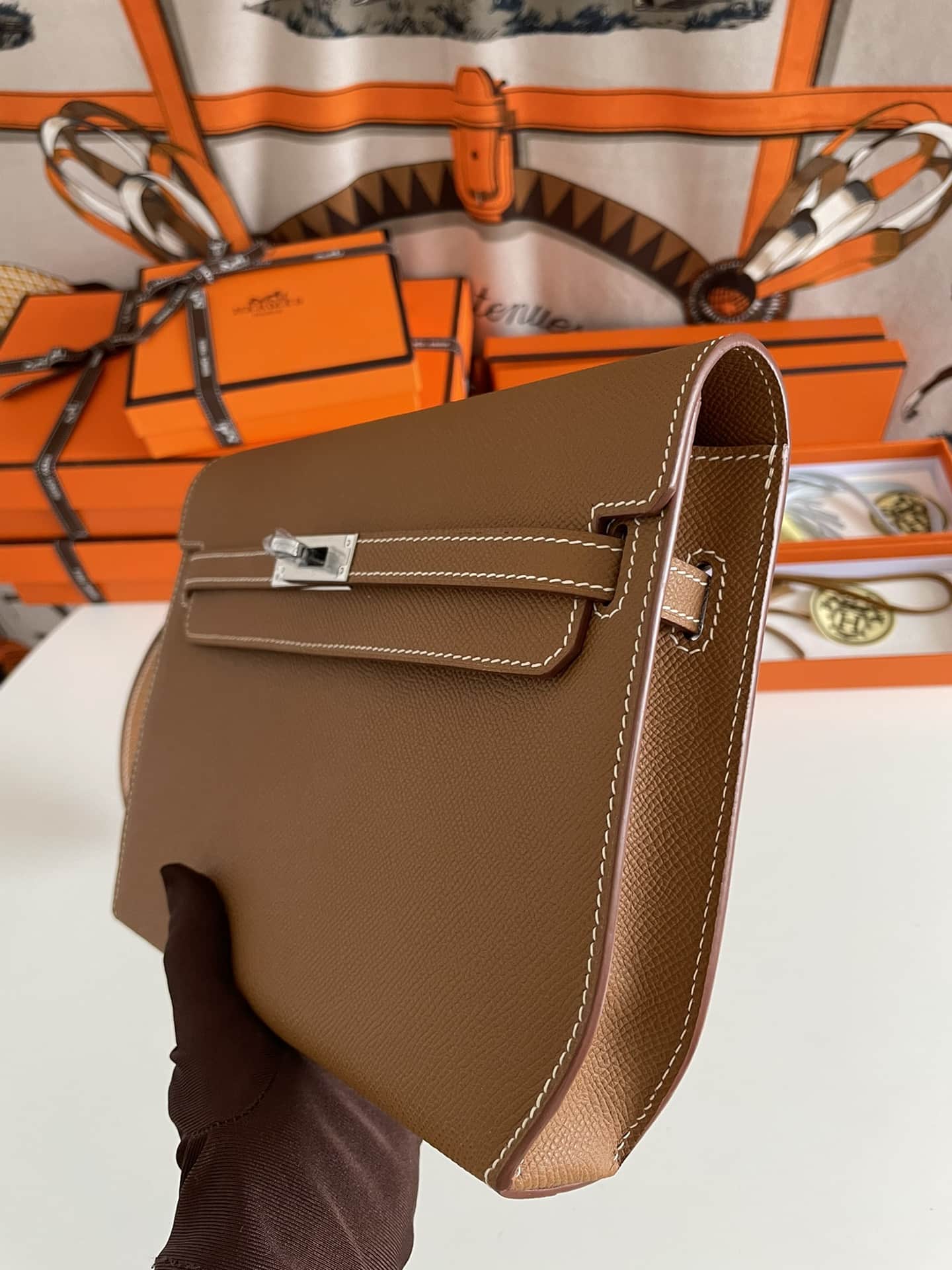 Hermes Kelly Depeches 25 Pouch Epsom Leather Gold WAX High