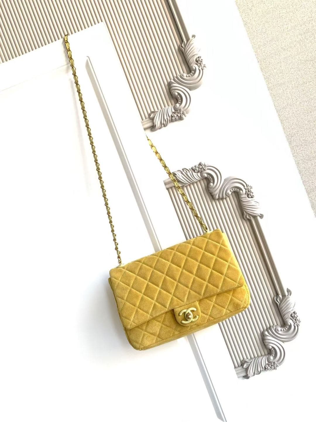 Chanel Classic Flap bag in Yellow Suede & Gold-Tone Metal AS5987 A