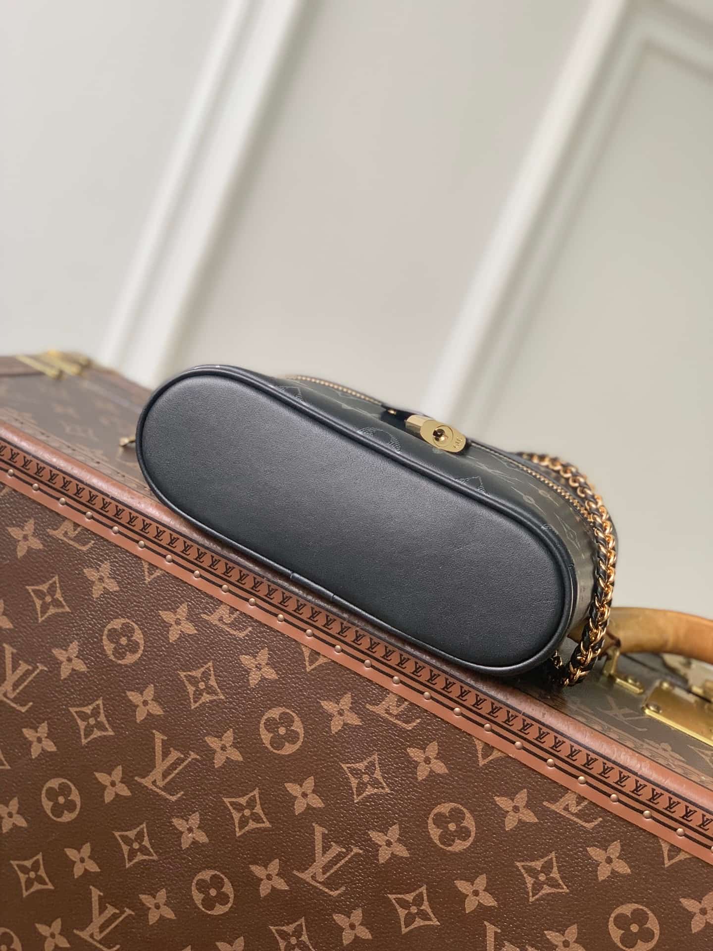 Louis Vuitton Vanity Chain Pouch Boldly Black Calfskin leather M3A372 High