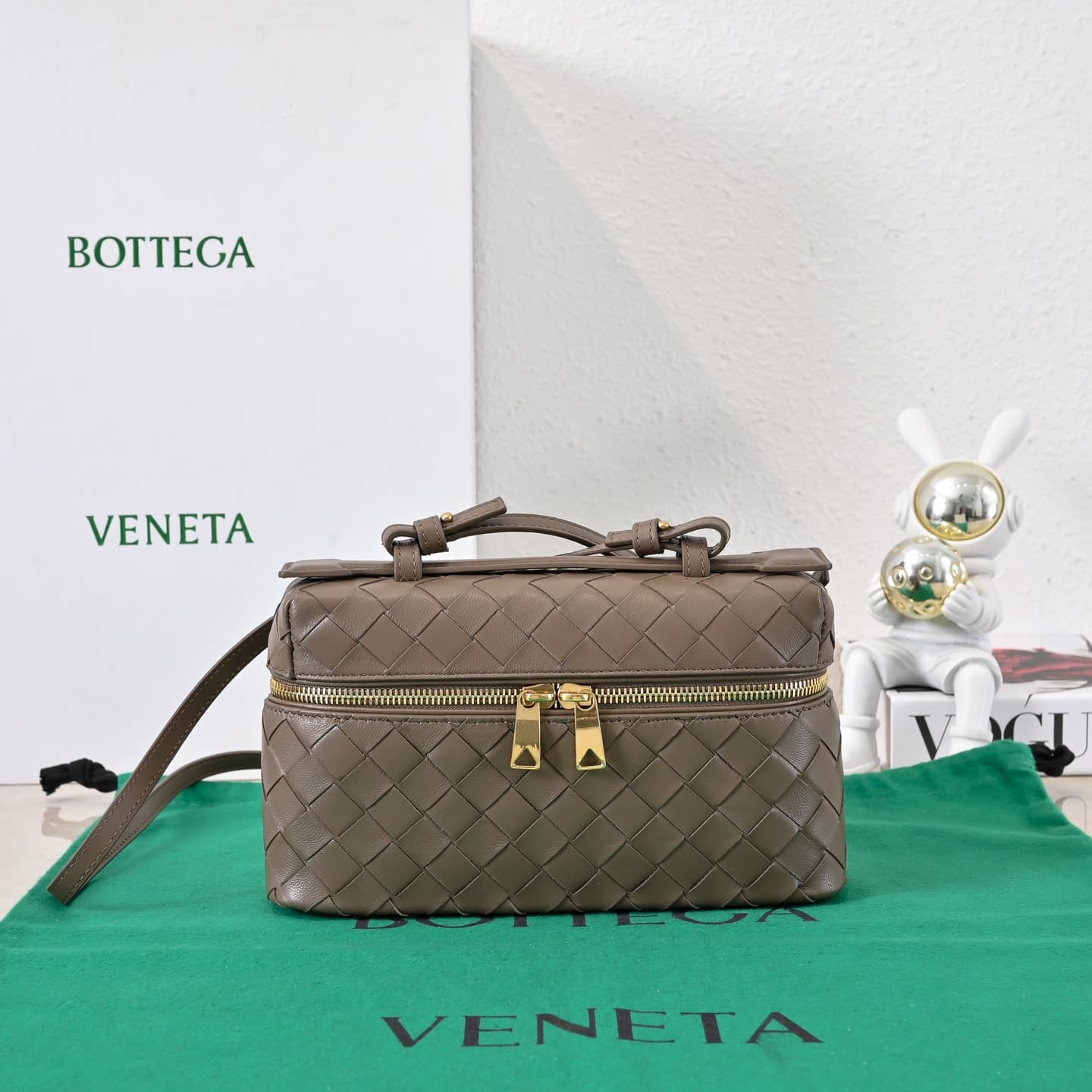 BV Bang Bang Vanity mini intrecciato leather High
