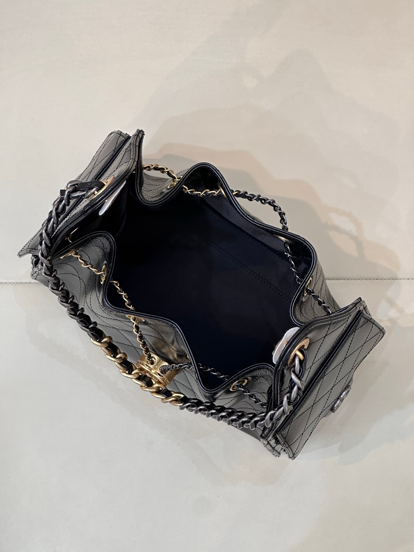 Chanel 25 Small Hobo handbag AS5293 Shiny Crumpled Calfskin  Gold-Tone & Ruthenium-Finish Metal Black TOP