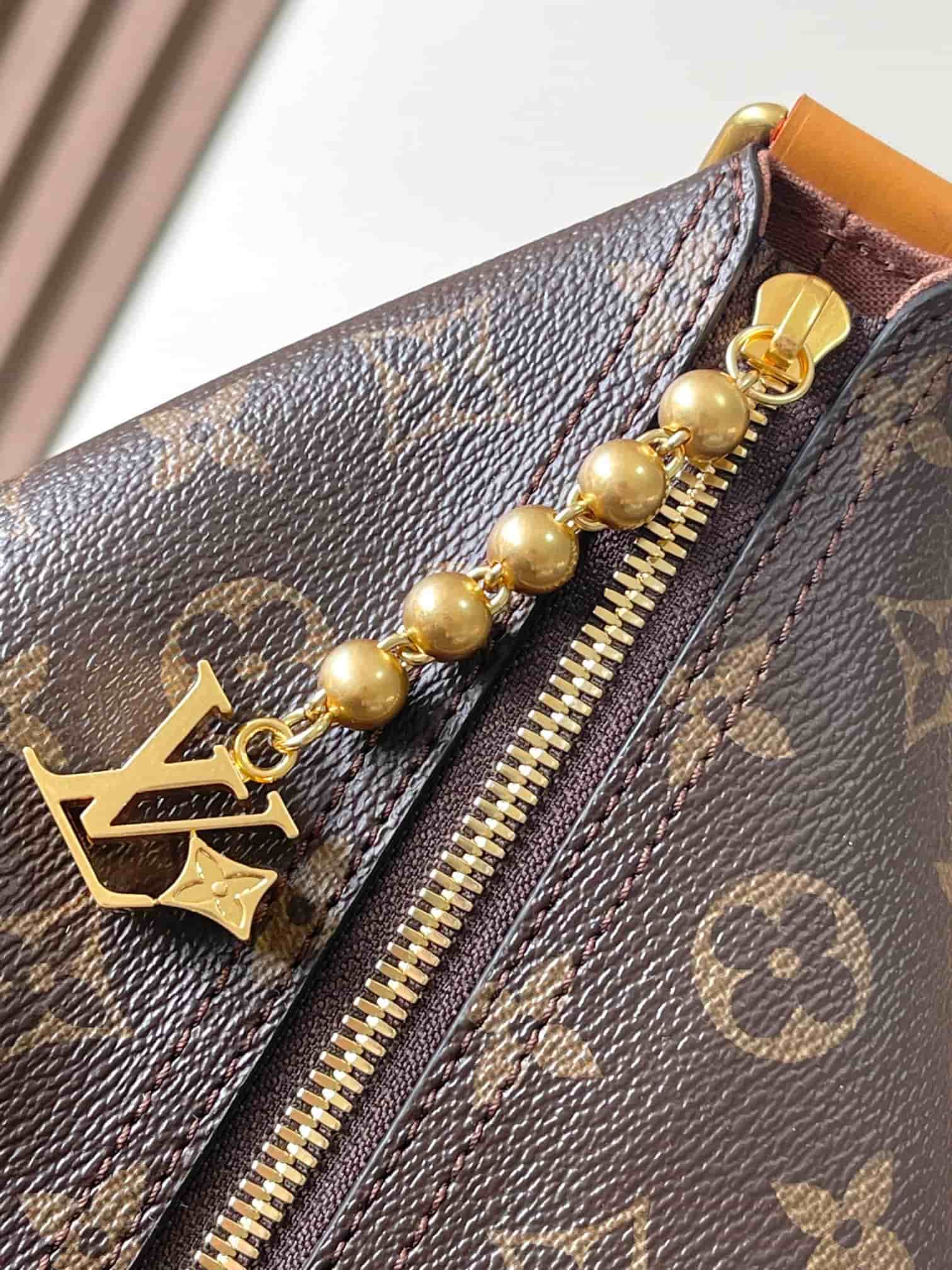 Louis Vuitton Vagabond Hobo Monogram Coated Canvas M14018 TOP