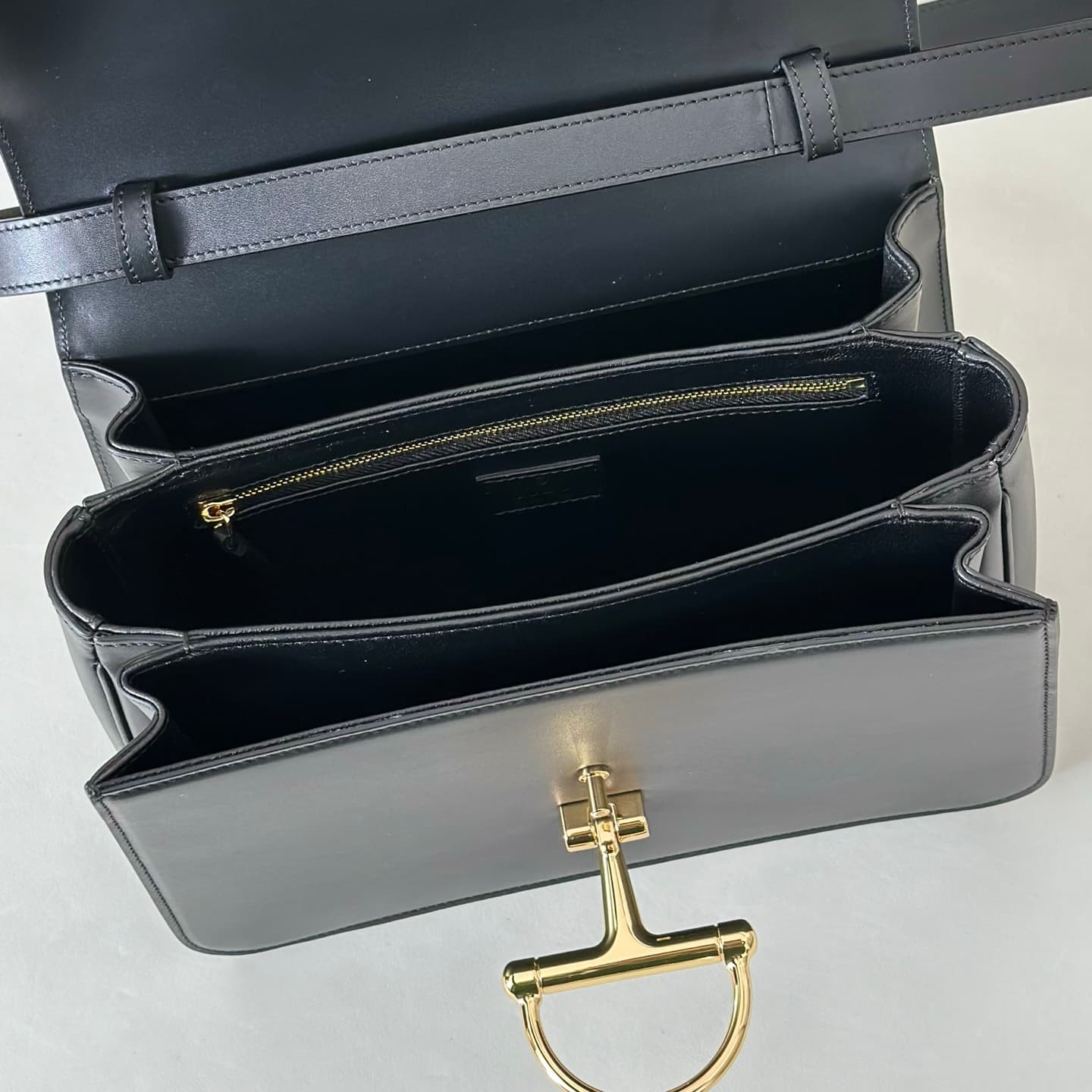 Gucci Siena medium top handle bag 855535 Black High