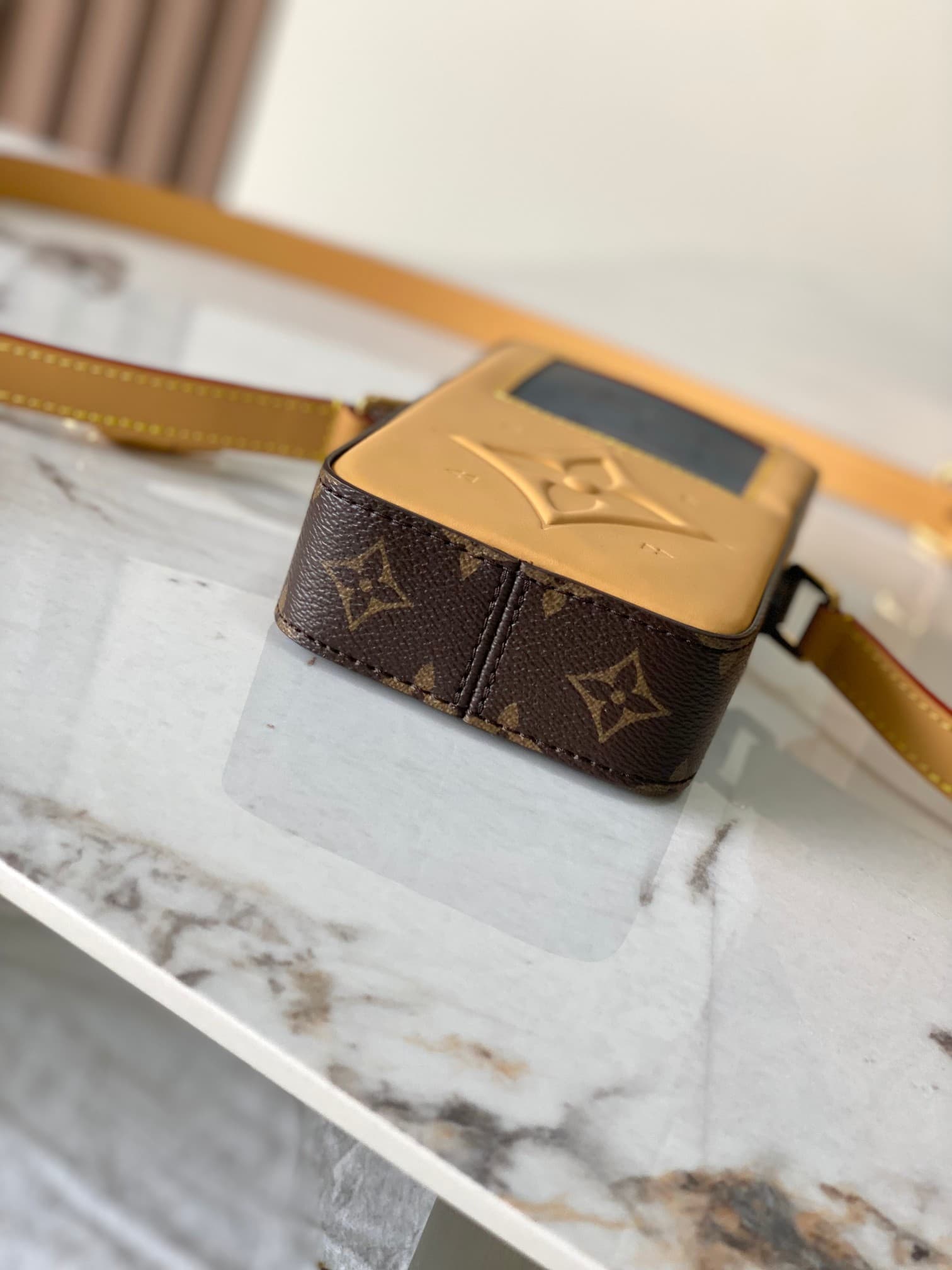 Louis Vuitton Music Player Wearable Wallet Cowhide leather and Monogram coated canvas M14063 TOP