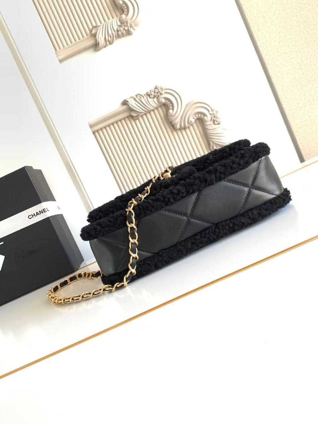 Chanel Small Shearling Flap Bag in Black lambskin with balck shearling & Gold-Tone Metal AS5149 A