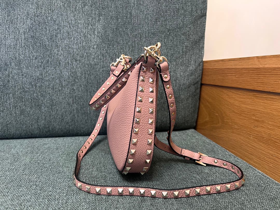 Valentino Garavani Rockstud Hobo bag in grainy pink calfskin high