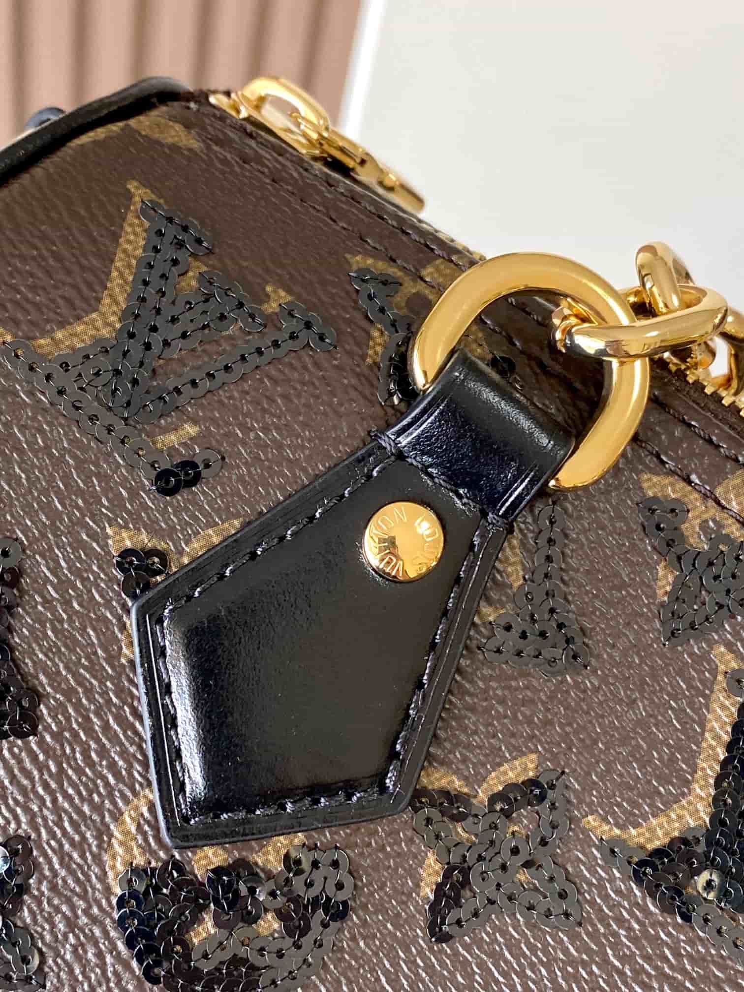 Louis Vuitton Speedy Bandouliere 20 Monogram coated canvas M26314 High