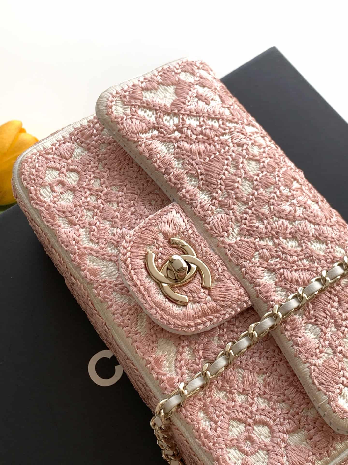 Chanel Small Flap Bag & Gold-Tone Metal Pink AS4561 A