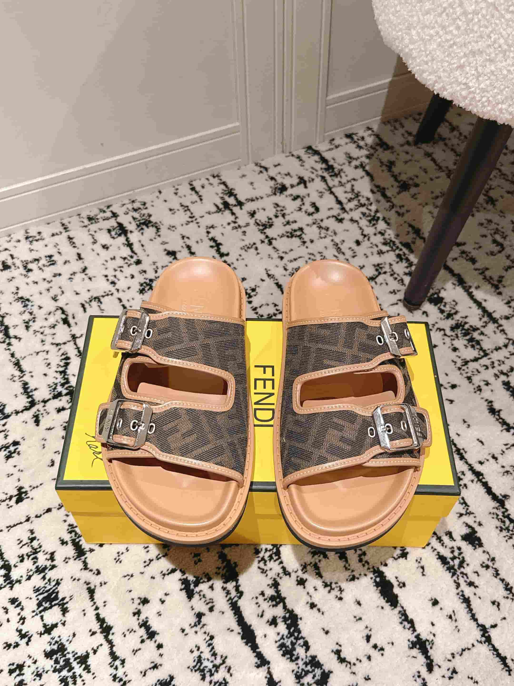 Fendi Feel Sandal Shoes Men