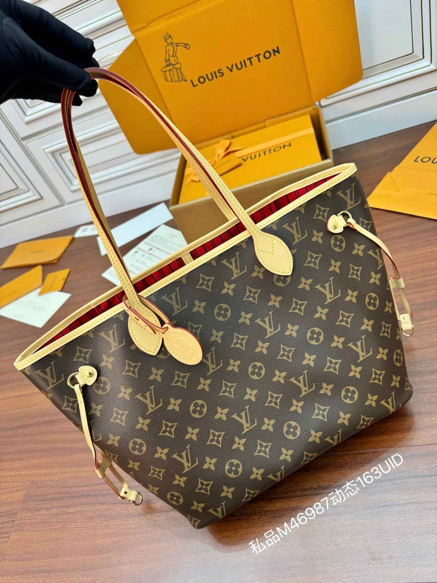 Louis Vuitton Neverfull MM Cerise Red Monogram coated canvas M46987 TOP