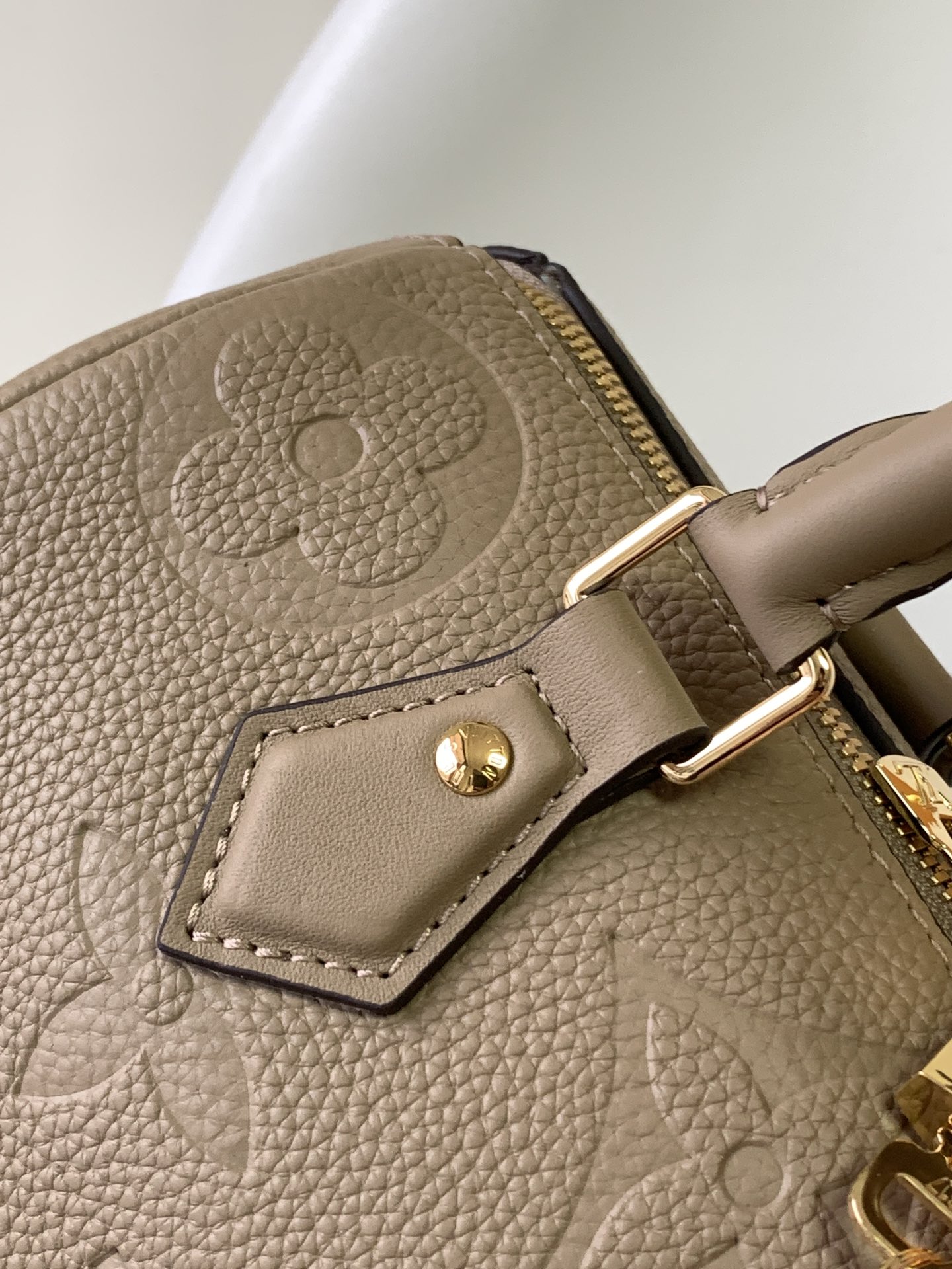 Louis Vuitton Speedy Bandoulière 25 Bag Tourterelle Embossed grained cowhide leather M59273 High