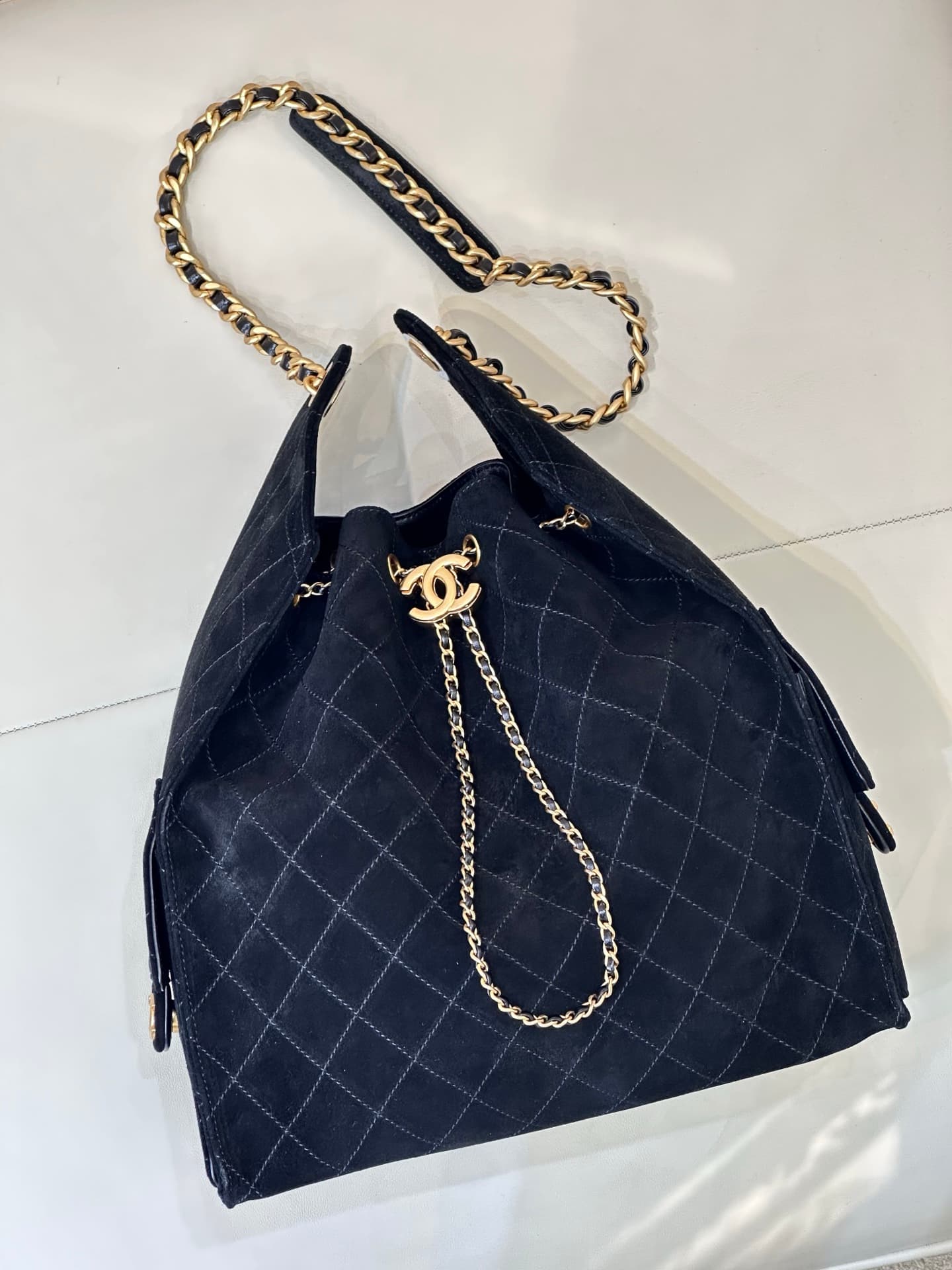 Chanel 25 Medium Hobo handbag AS5311 Suede &Gold-tone Metal Black TOP