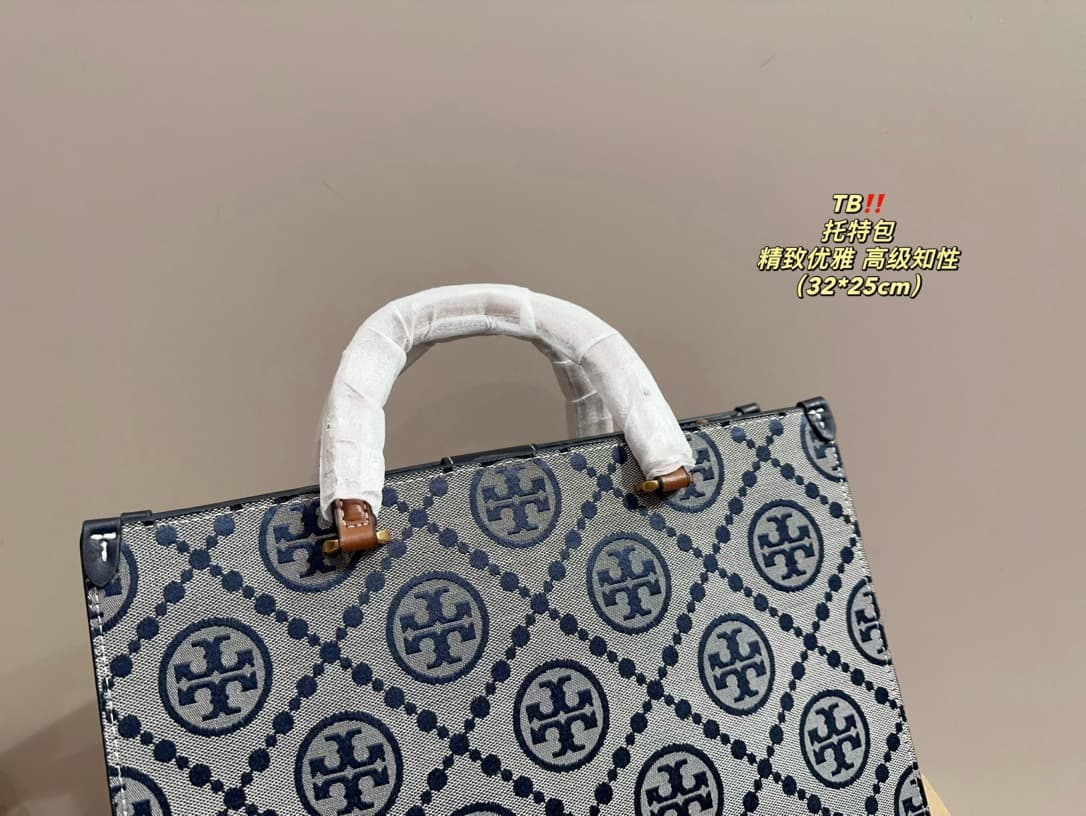 Tory Burch T MONOGRAM CONTRAST EMBOSSED TOTE