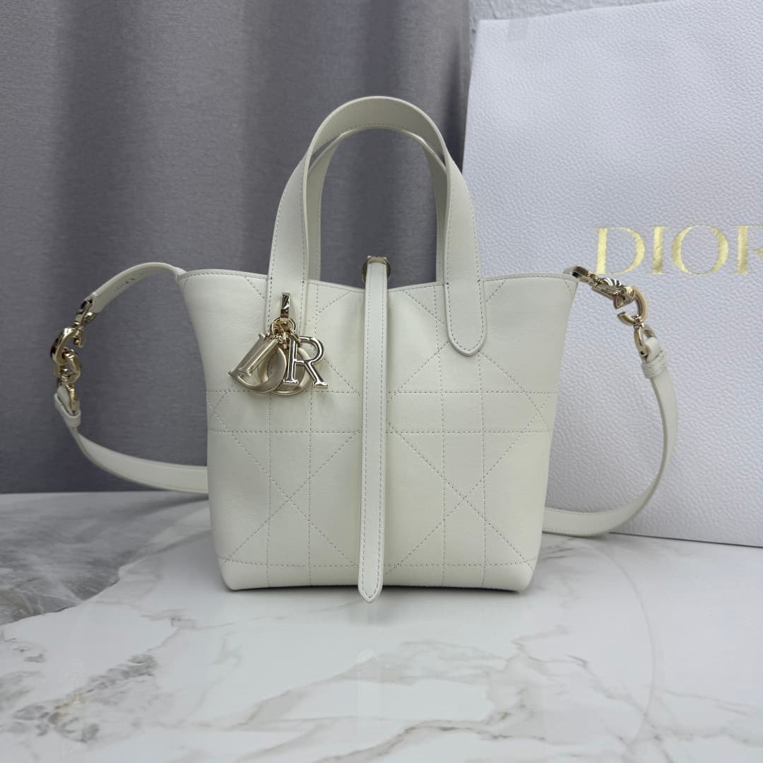 Small Dior Toujours Vertical Tote Bag Latte Flat Macrocannage Calfskin M2835 High