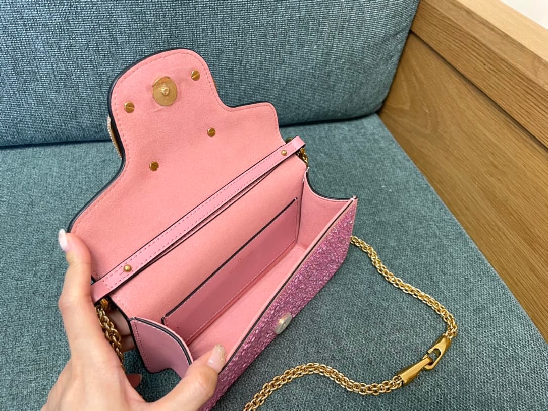 Valentino Garavani Locò Small Shoulder Bag in Pink High