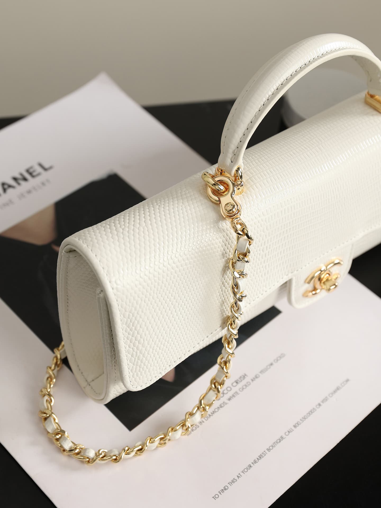 Chanel Clutch with chain Lizard Embossed Calfskin & Gold-Tone Metal White AP5280 A