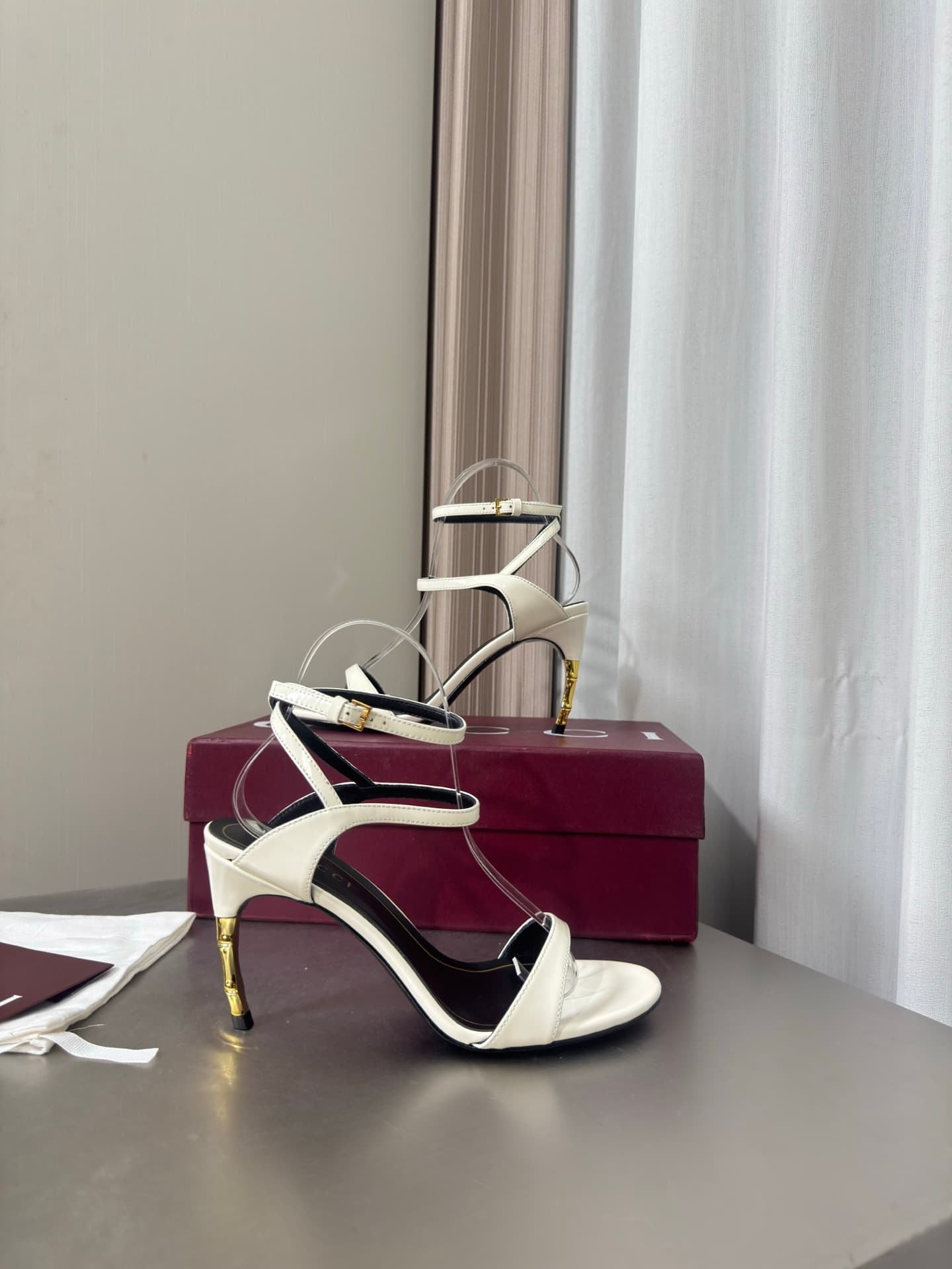 Gucci Patent Leather Strappy Sandal Shoes Women