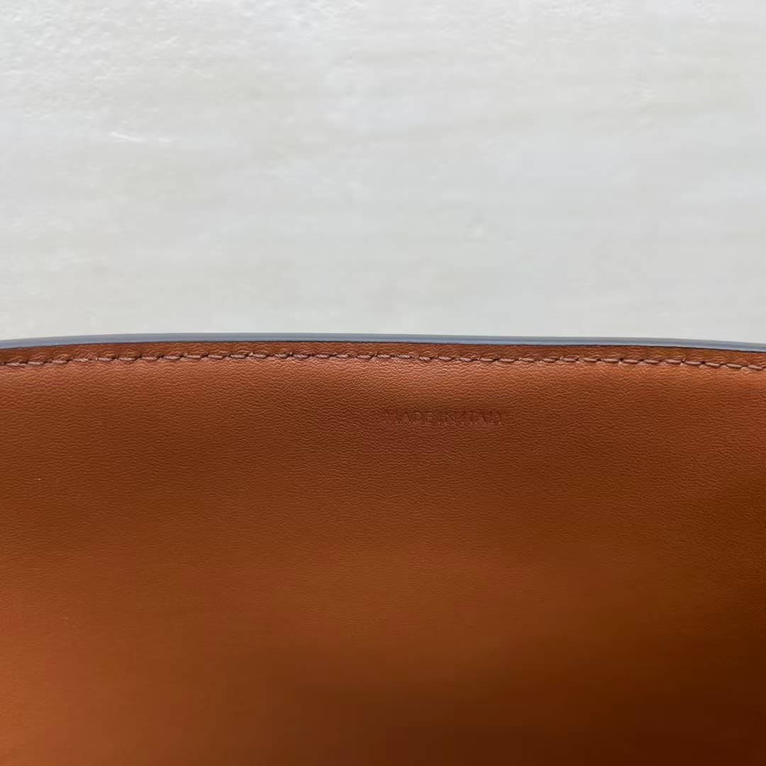 Celine SMALL BUCKET LOUISE IN SMOOTH CALFSKIN TAN High
