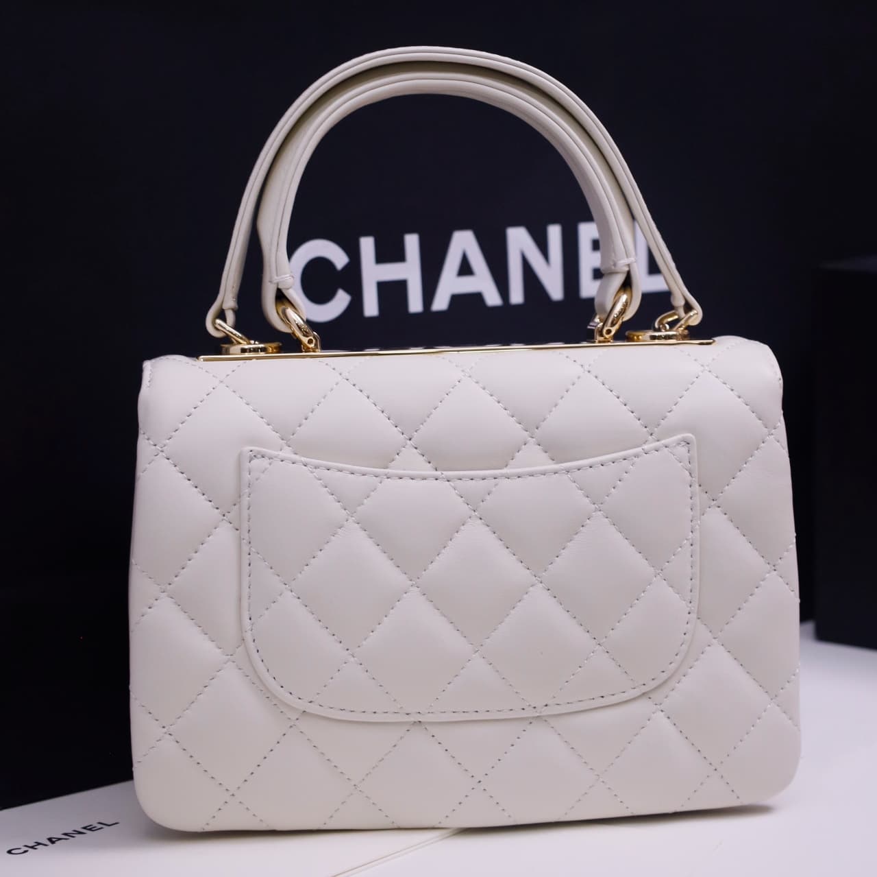 Chanel MINI FLAP BAG WITH TOP HANDLE AS4654 Lambskin &Gold-Tone Metal White A