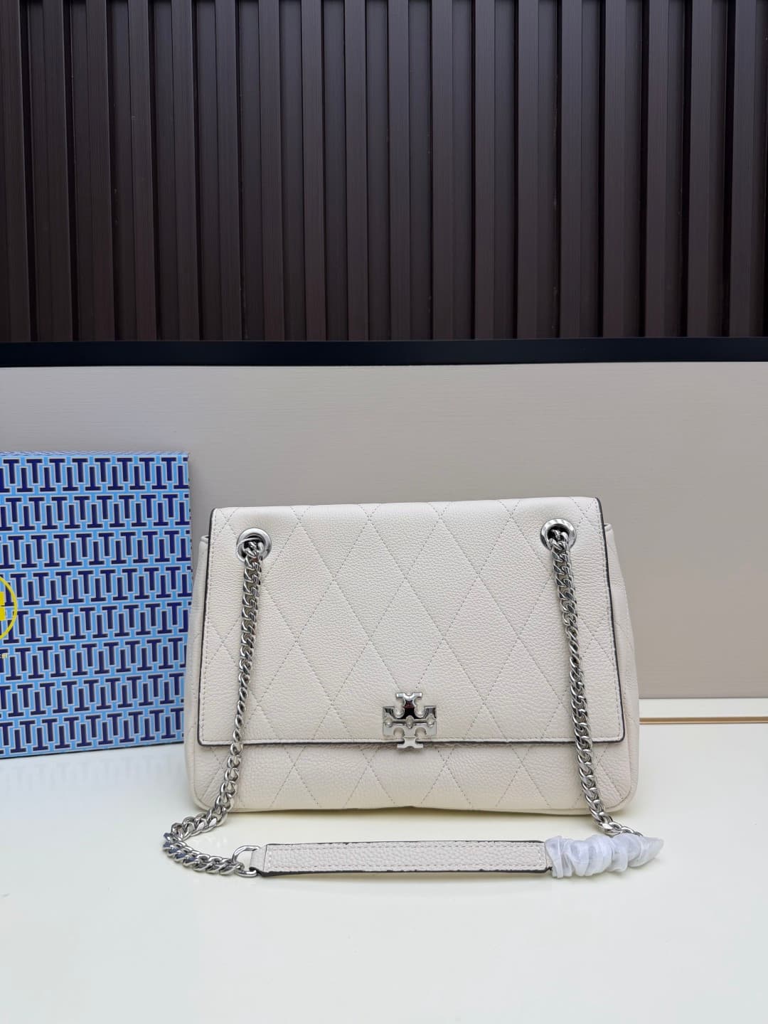 Tory Burch Charlie Quilted Shoulder Bag White Pebbled leather High