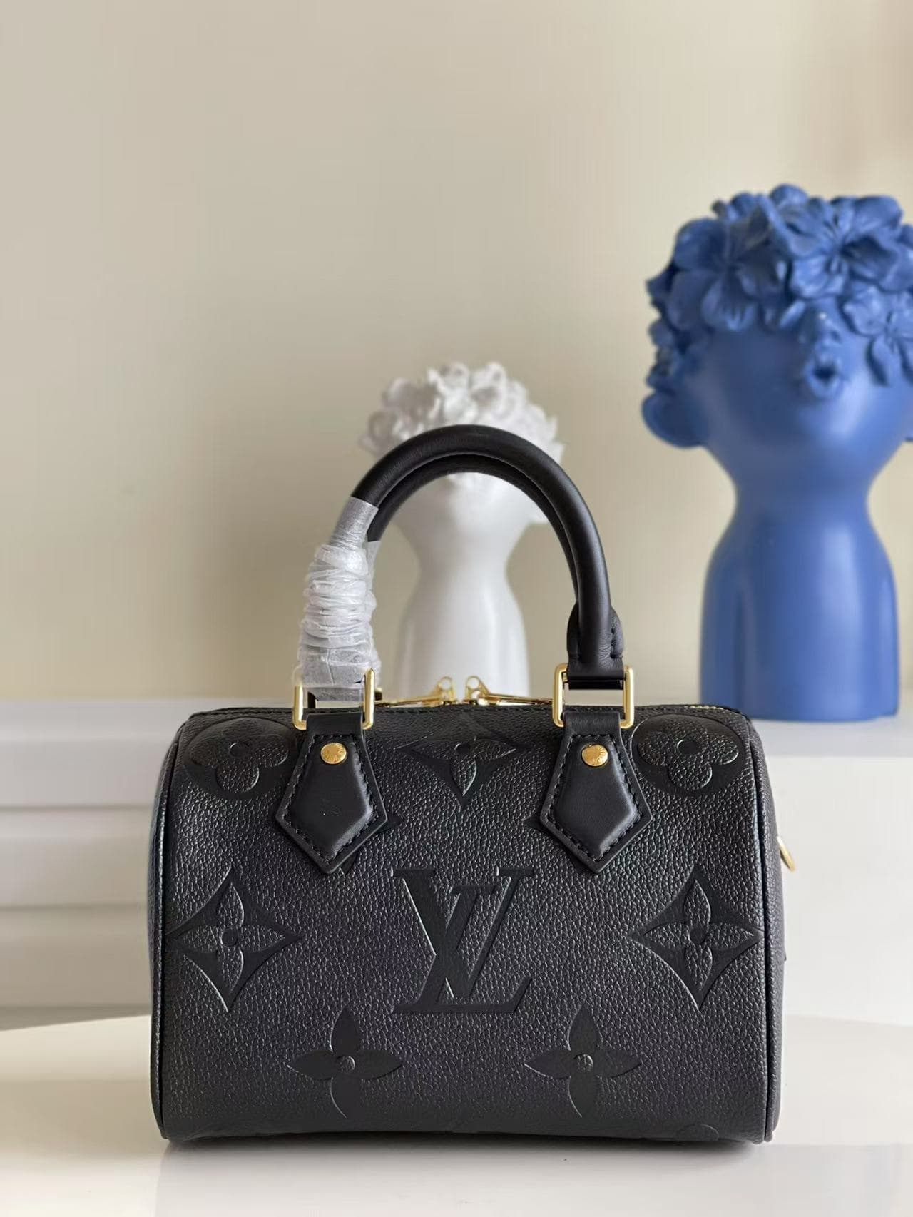 Louis Vuitton SPEEDY BANDOULIÈRE 20 Embossed grained cowhide leather M58953 Black High