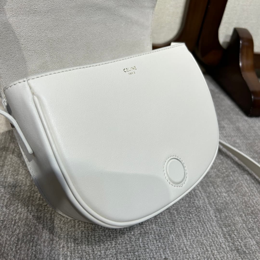 CELINE Folco Cuir Triomphe Shoulder Bag in White Calfskin Leather High