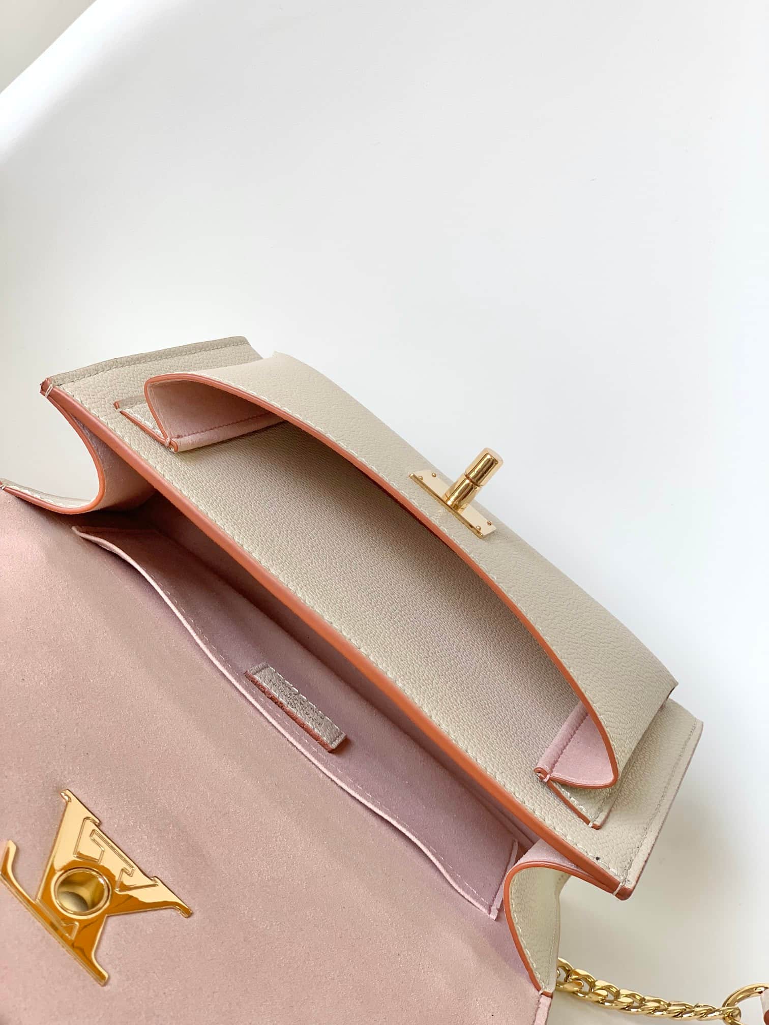Louis Vuitton Soft Calfskin My Lockme Chain Bag Greige Gray/Beige M56137 High