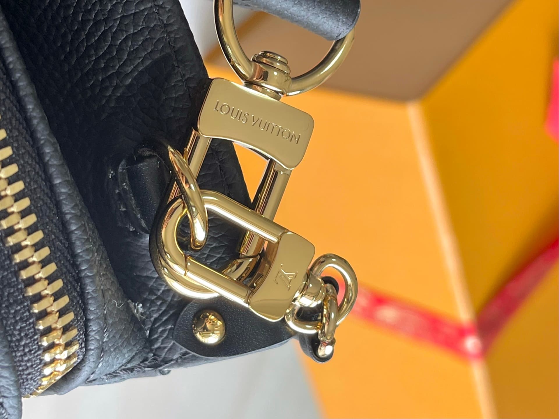 Louis Vuitton ONTHEGO East West Monogram Empreinte M23640 TOP