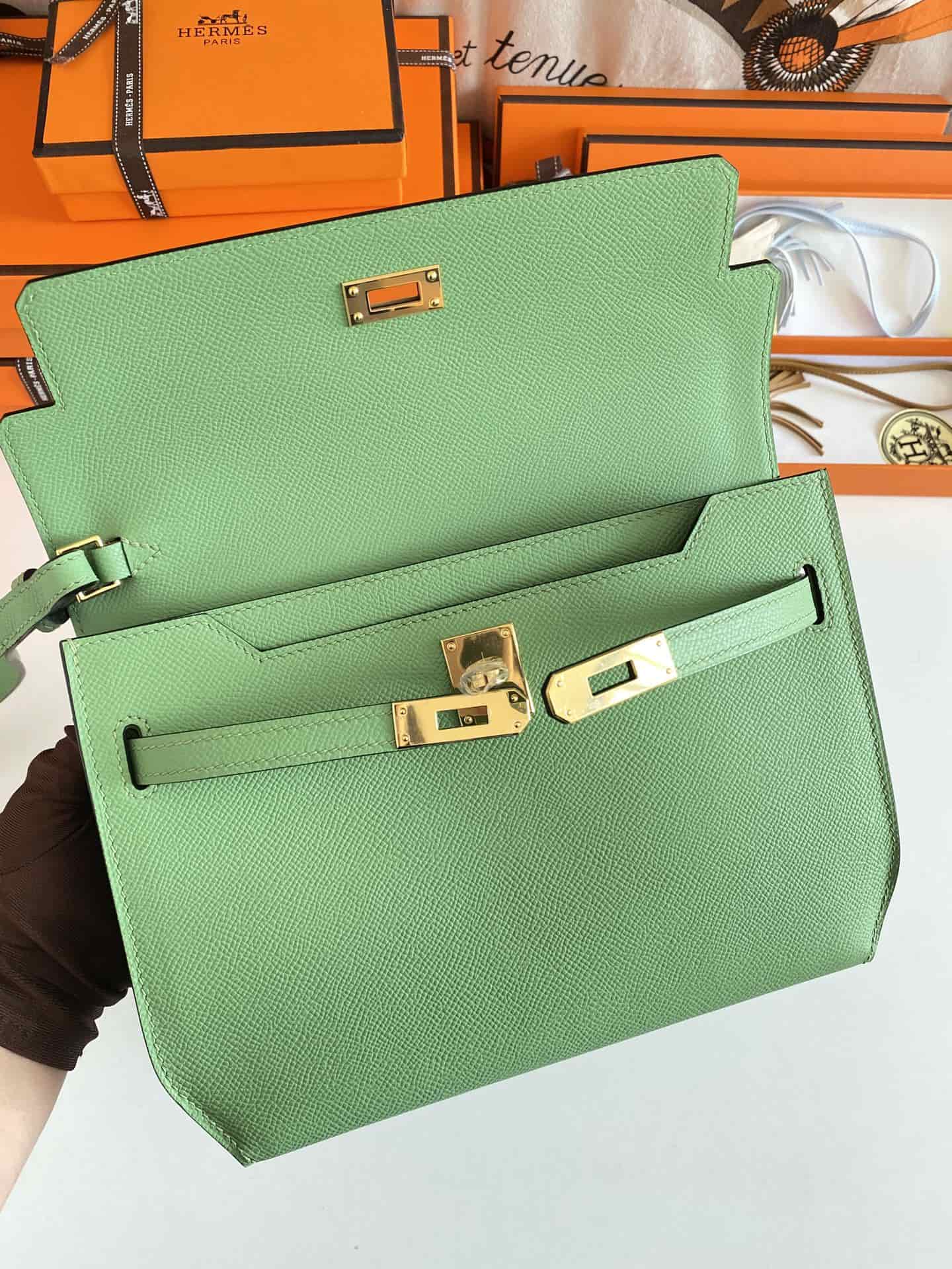 Hermes Kelly Depeches 25 Pouch Epsom Leather Vert Criquet WAX High